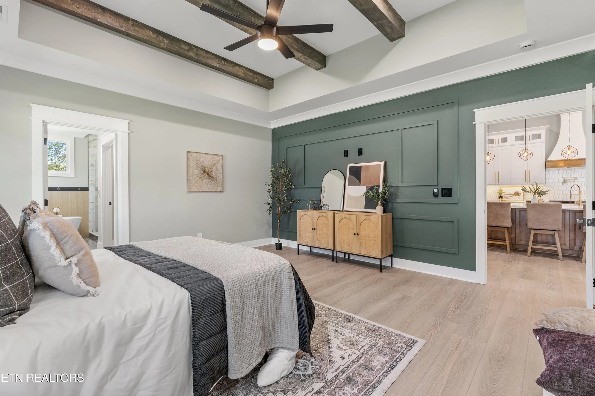 Property Slideshow image 18 of 51 | 404 elokwa pl, Loudon, TN, 37774