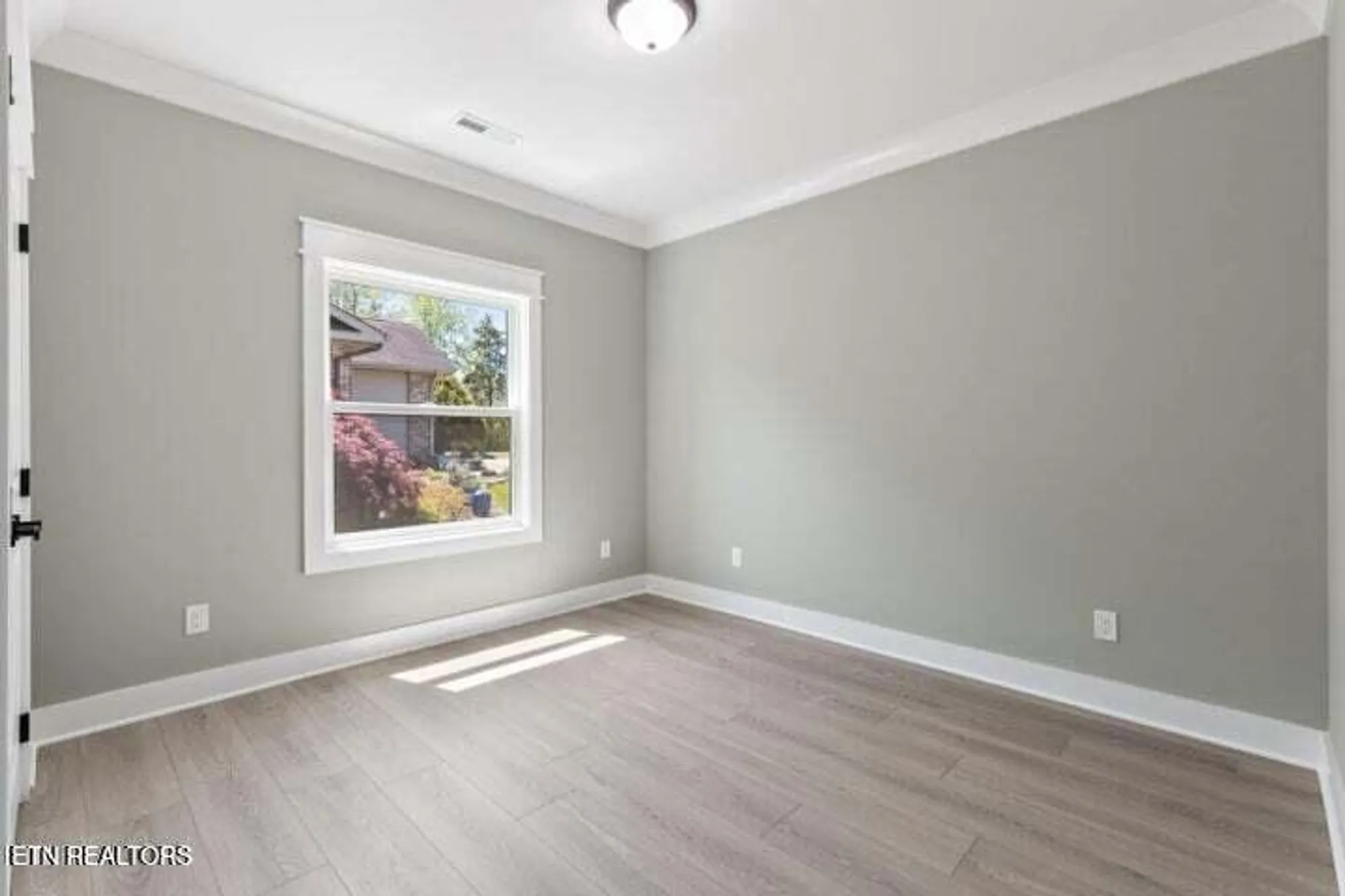 Property Slideshow image 29 of 51 | 404 elokwa pl, Loudon, TN, 37774