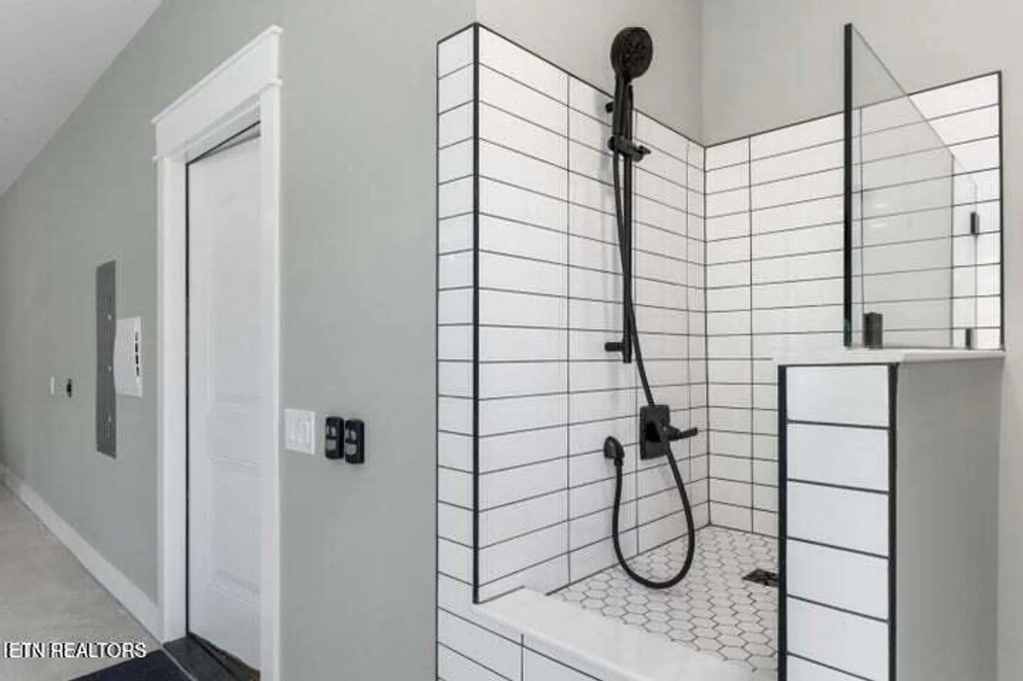 Property Slideshow image 45 of 51 | 404 elokwa pl, Loudon, TN, 37774