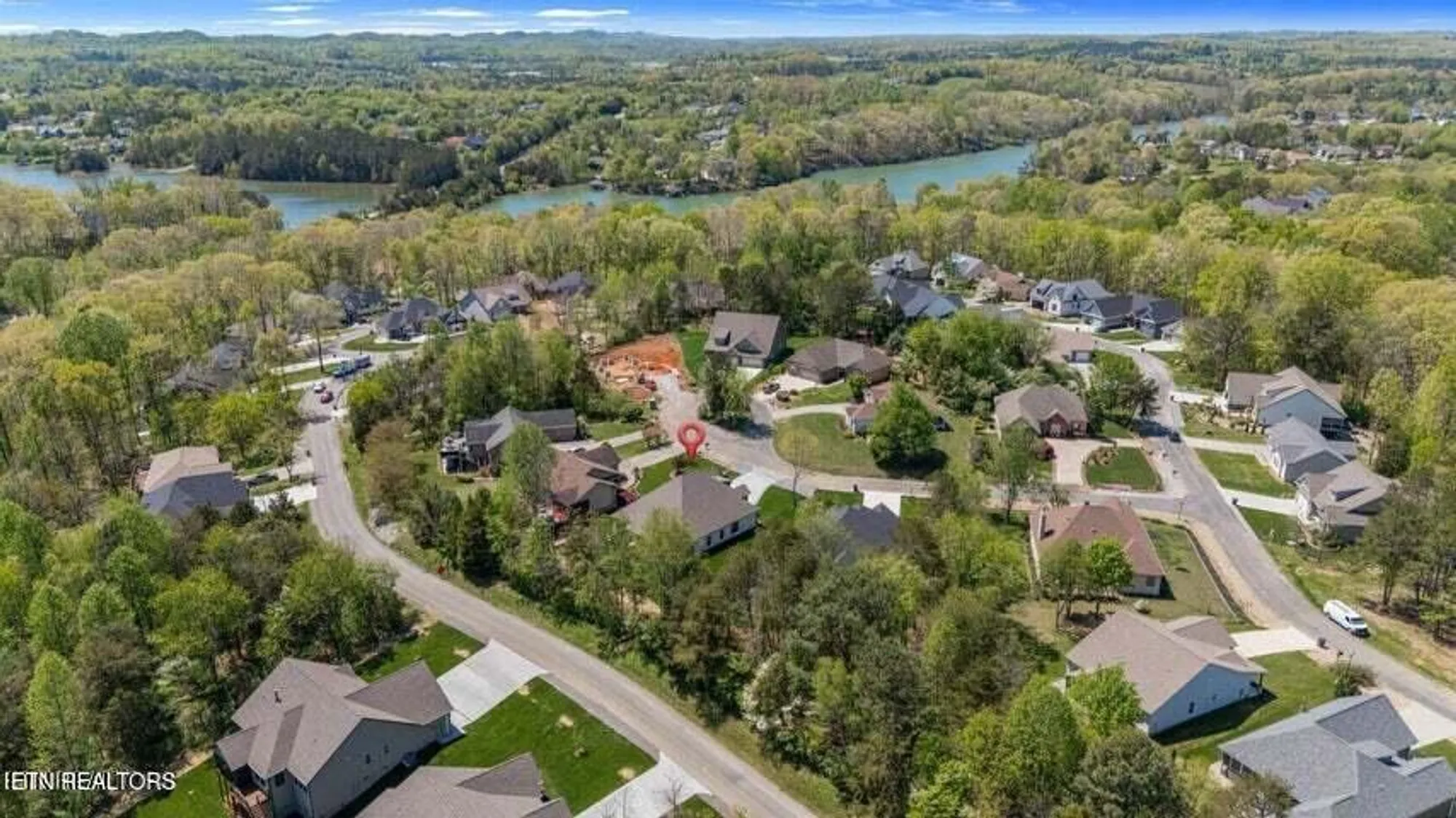 Property Slideshow image 46 of 51 | 404 elokwa pl, Loudon, TN, 37774