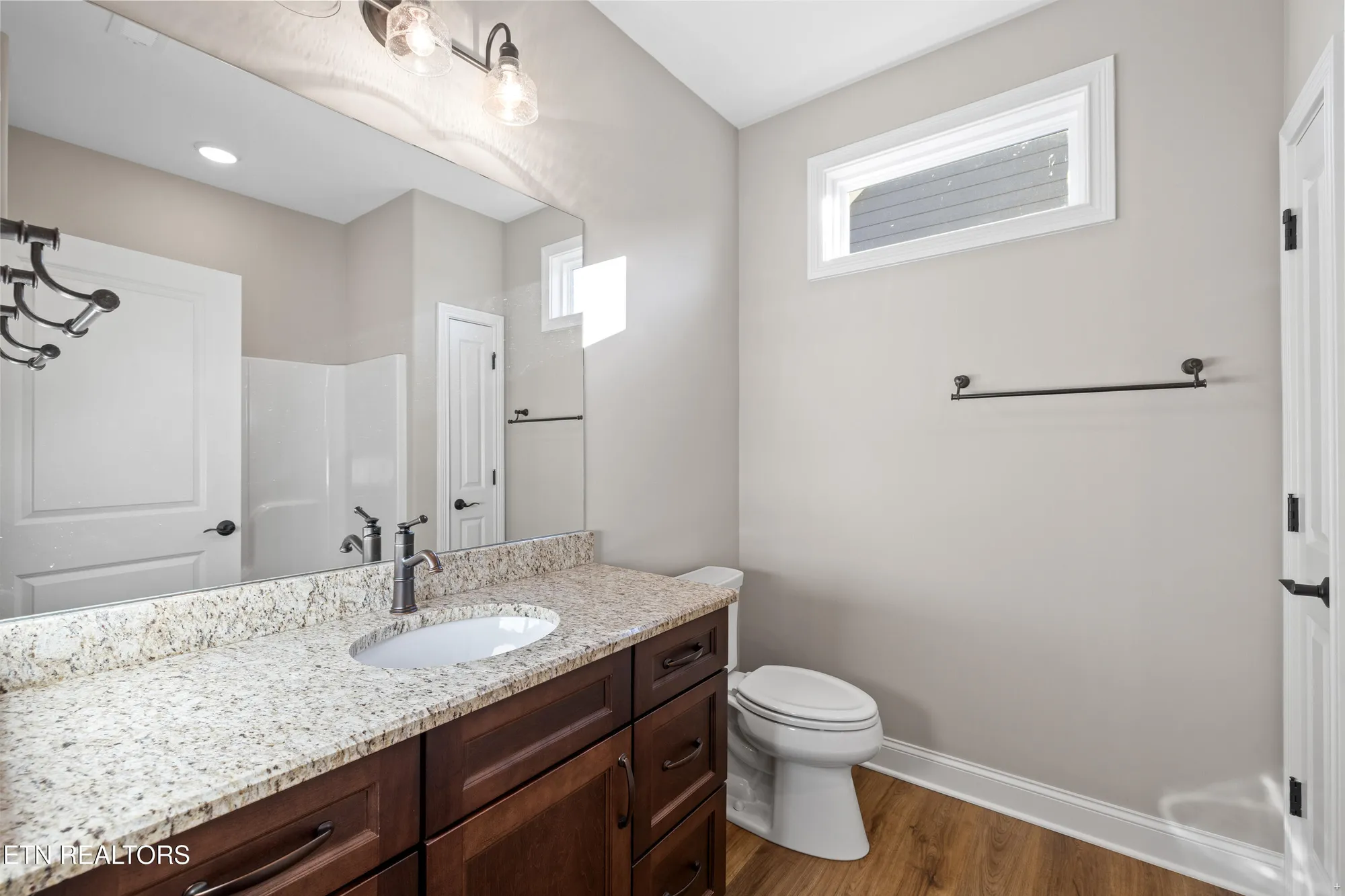 Property Slideshow image 13 of 24 | 504 chestnut pl, Loudon, TN, 37774