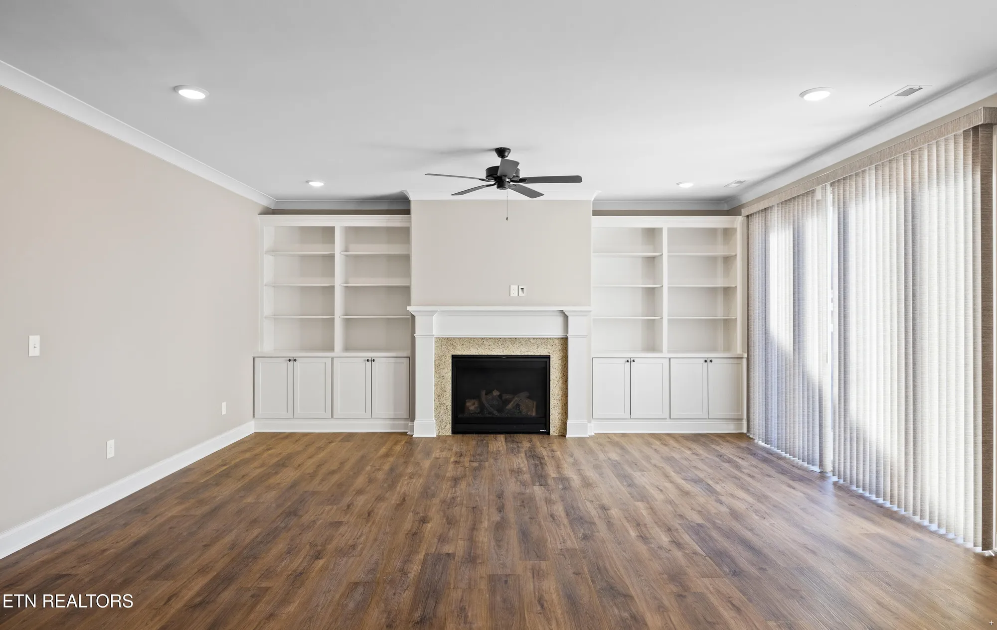 Property Slideshow image 4 of 24 | 504 chestnut pl, Loudon, TN, 37774