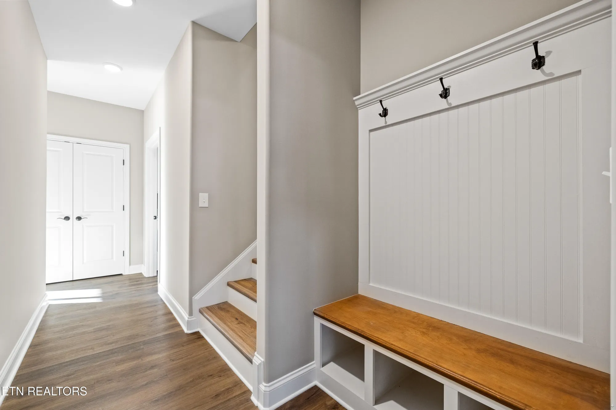 Property Slideshow image 16 of 24 | 504 chestnut pl, Loudon, TN, 37774