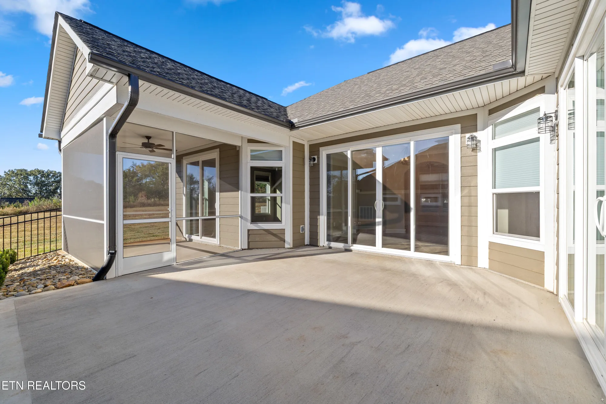 Property Slideshow image 22 of 24 | 504 chestnut pl, Loudon, TN, 37774