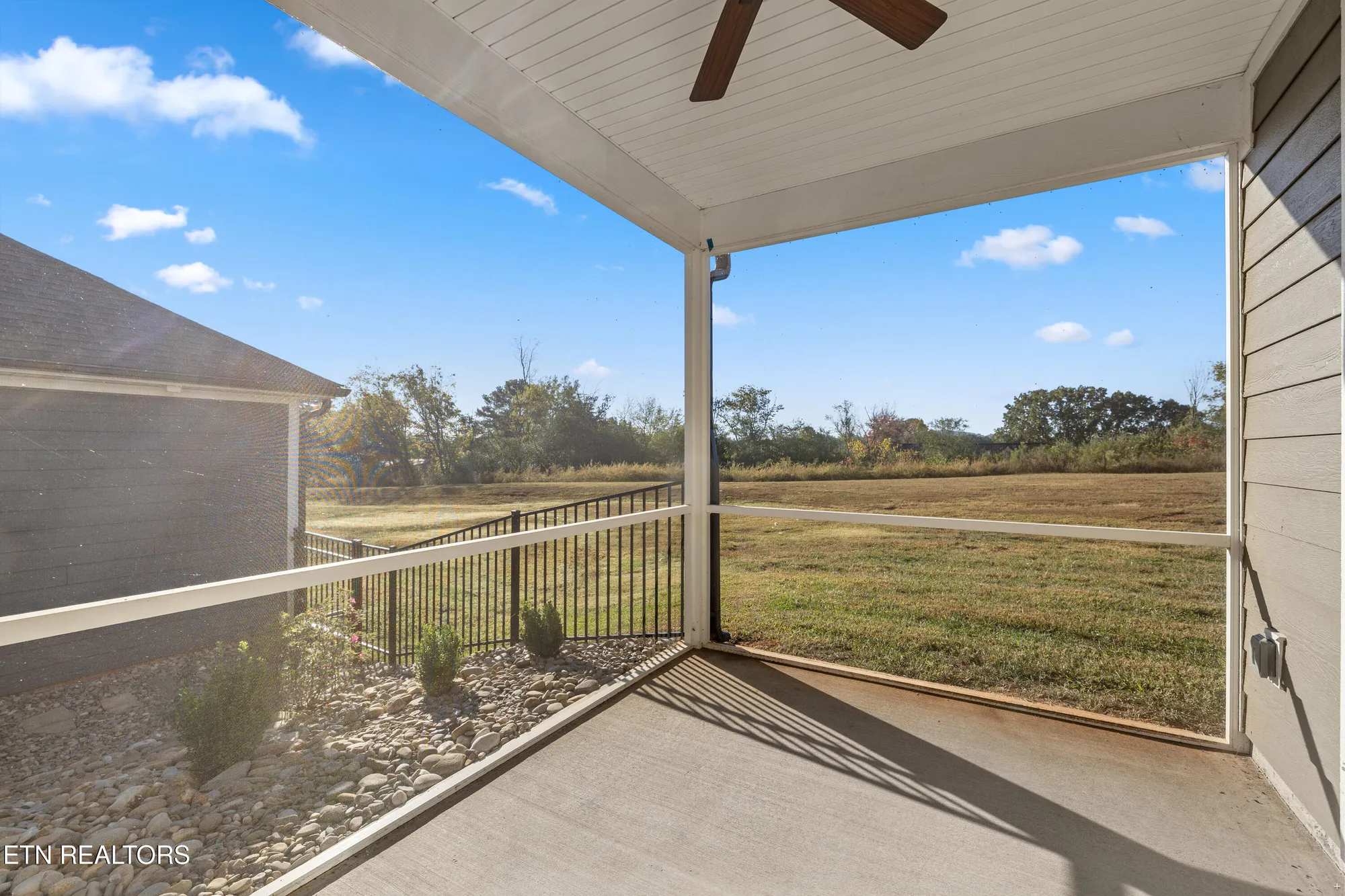 Property Slideshow image 23 of 24 | 504 chestnut pl, Loudon, TN, 37774