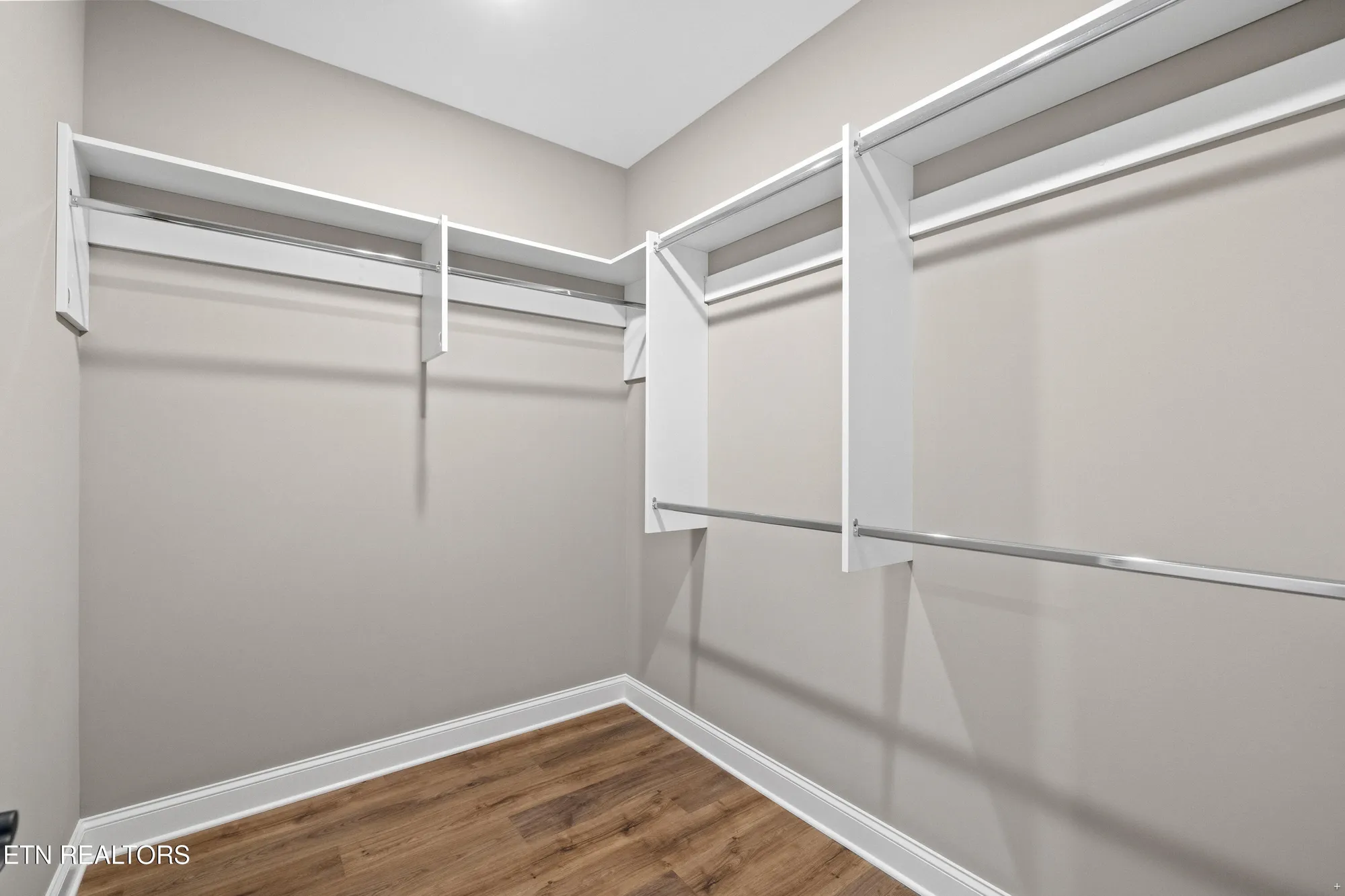 Property Slideshow image 17 of 24 | 504 chestnut pl, Loudon, TN, 37774