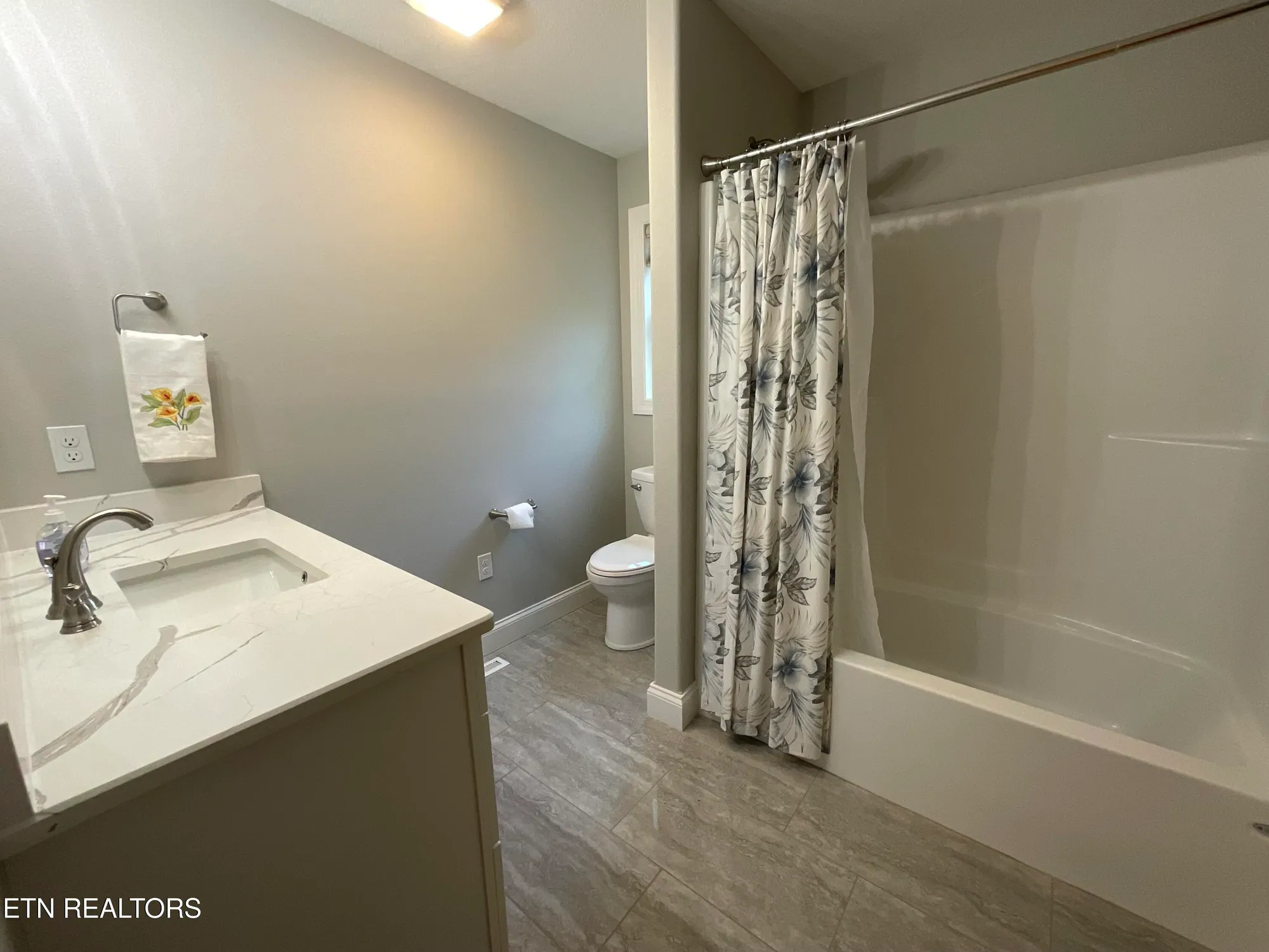 Property Slideshow image 19 of 29 | 120 bent oak ter, Crossville, TN, 38558