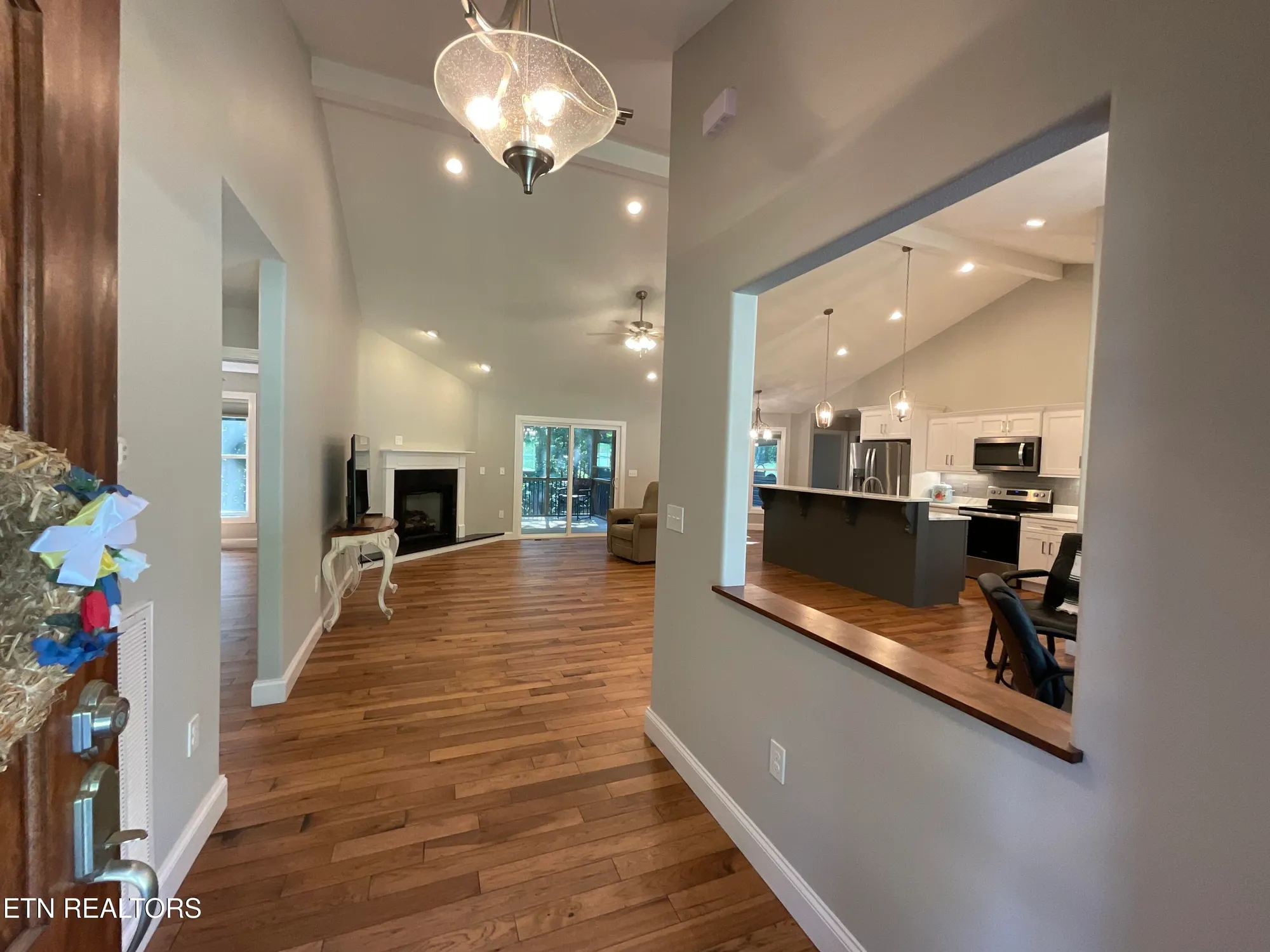 Property Slideshow image 4 of 29 | 120 bent oak ter, Crossville, TN, 38558