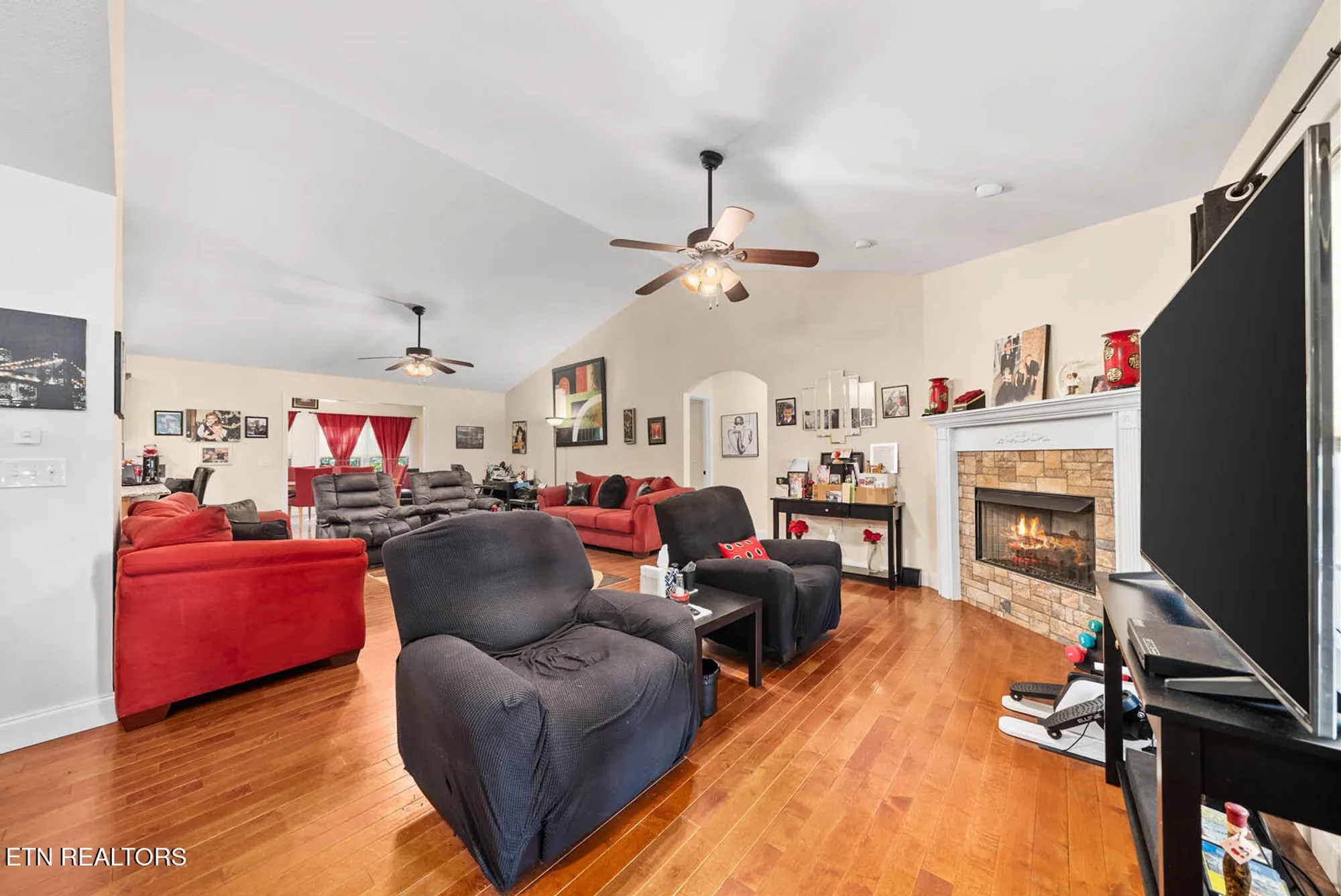 Property Slideshow image 7 of 35 | 157 exeter dr, Crossville, TN, 38558