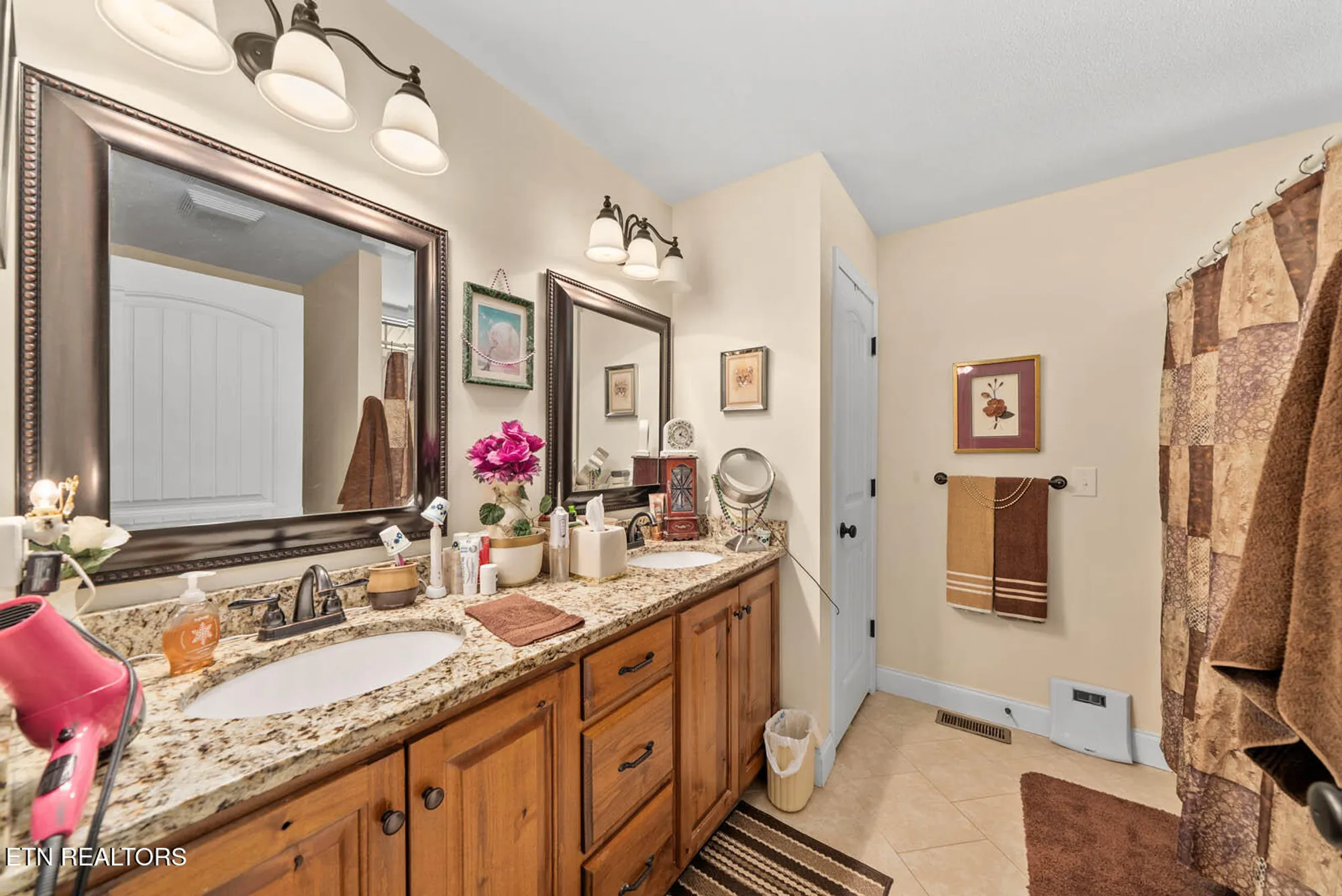Property Slideshow image 18 of 35 | 157 exeter dr, Crossville, TN, 38558