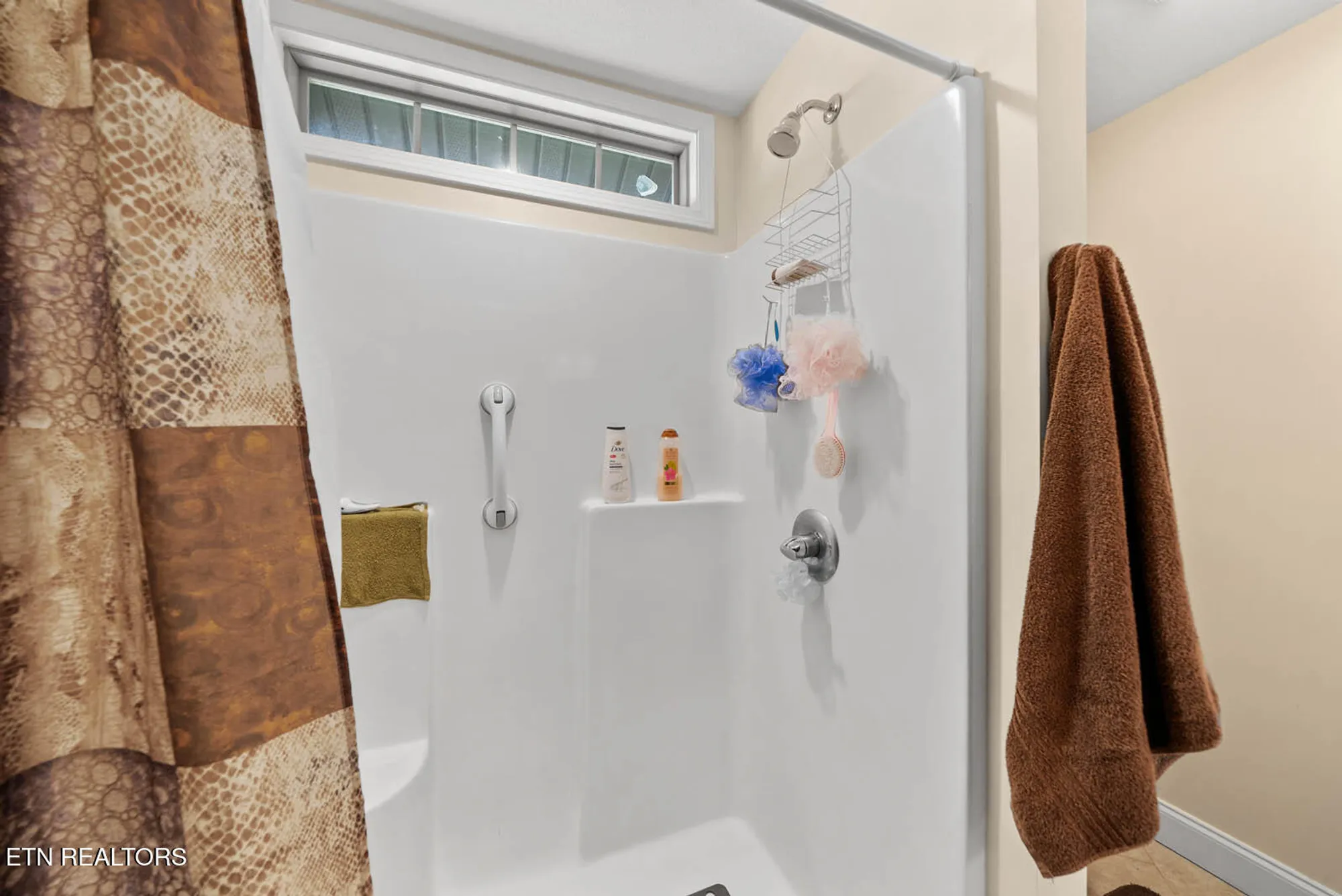 Property Slideshow image 19 of 35 | 157 exeter dr, Crossville, TN, 38558