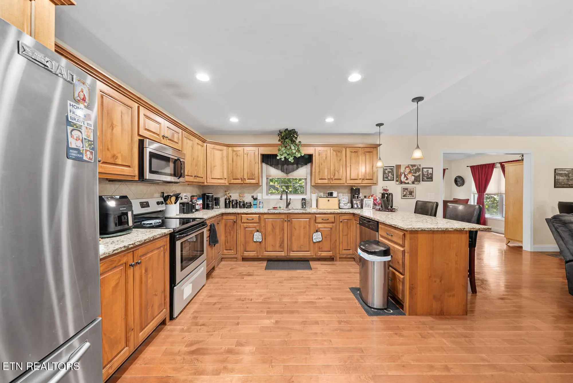 Property Slideshow image 12 of 35 | 157 exeter dr, Crossville, TN, 38558