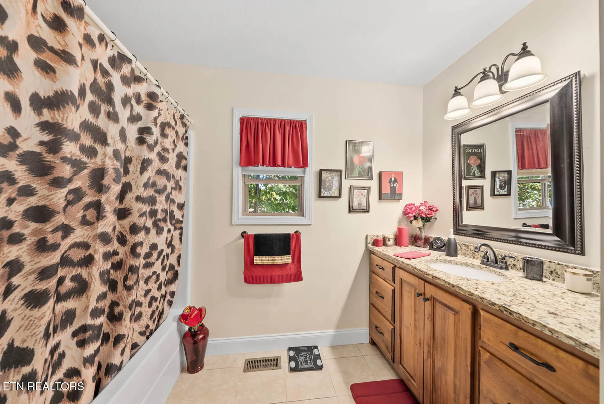 Property Slideshow image 23 of 35 | 157 exeter dr, Crossville, TN, 38558