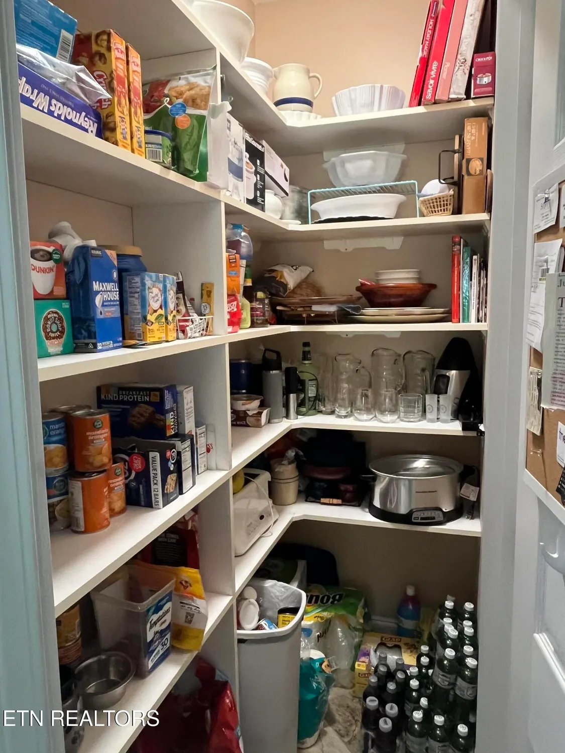 Property Slideshow image 11 of 33 | 224 kingbird dr, Vonore, TN, 37885