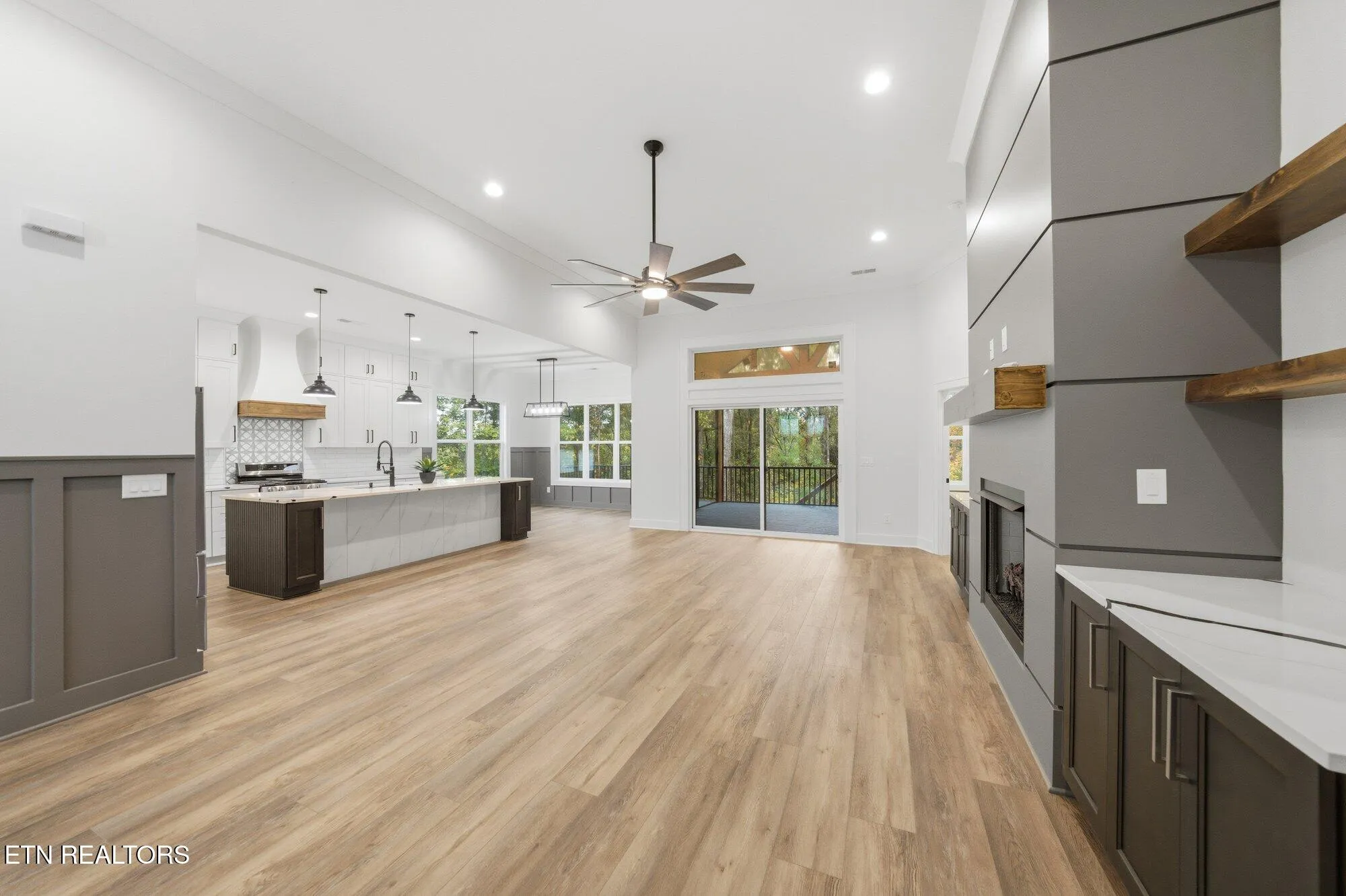 Property Slideshow image 7 of 37 | 237 ootsima way, Loudon, TN, 37774