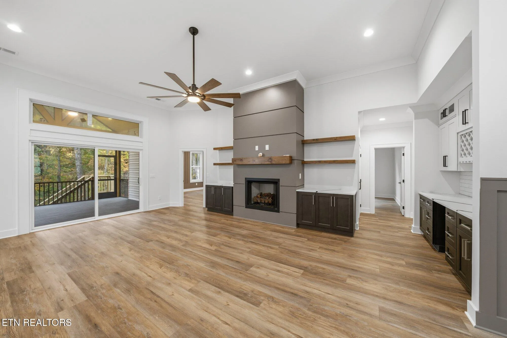 Property Slideshow image 10 of 37 | 237 ootsima way, Loudon, TN, 37774