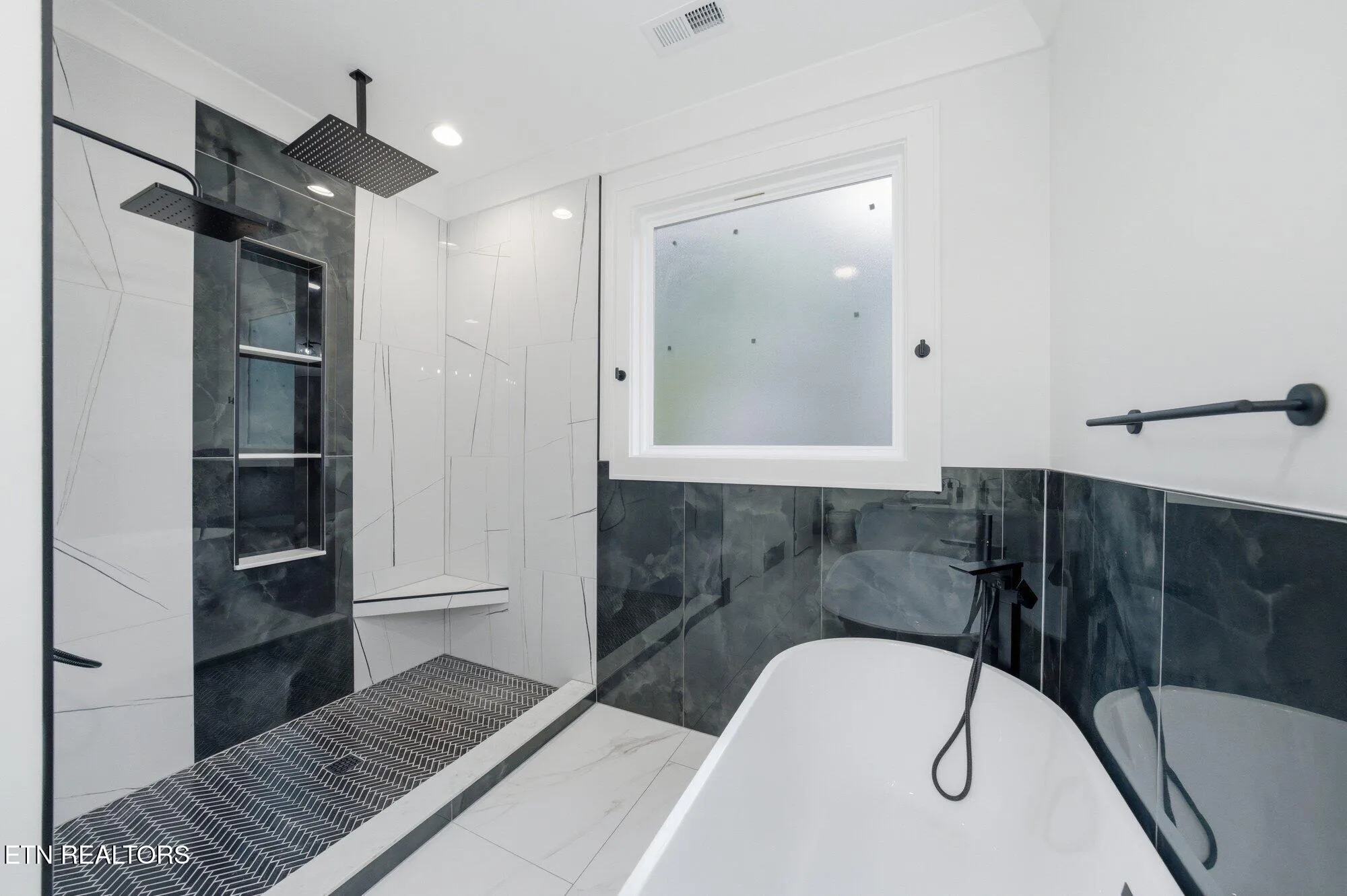 Property Slideshow image 21 of 37 | 237 ootsima way, Loudon, TN, 37774