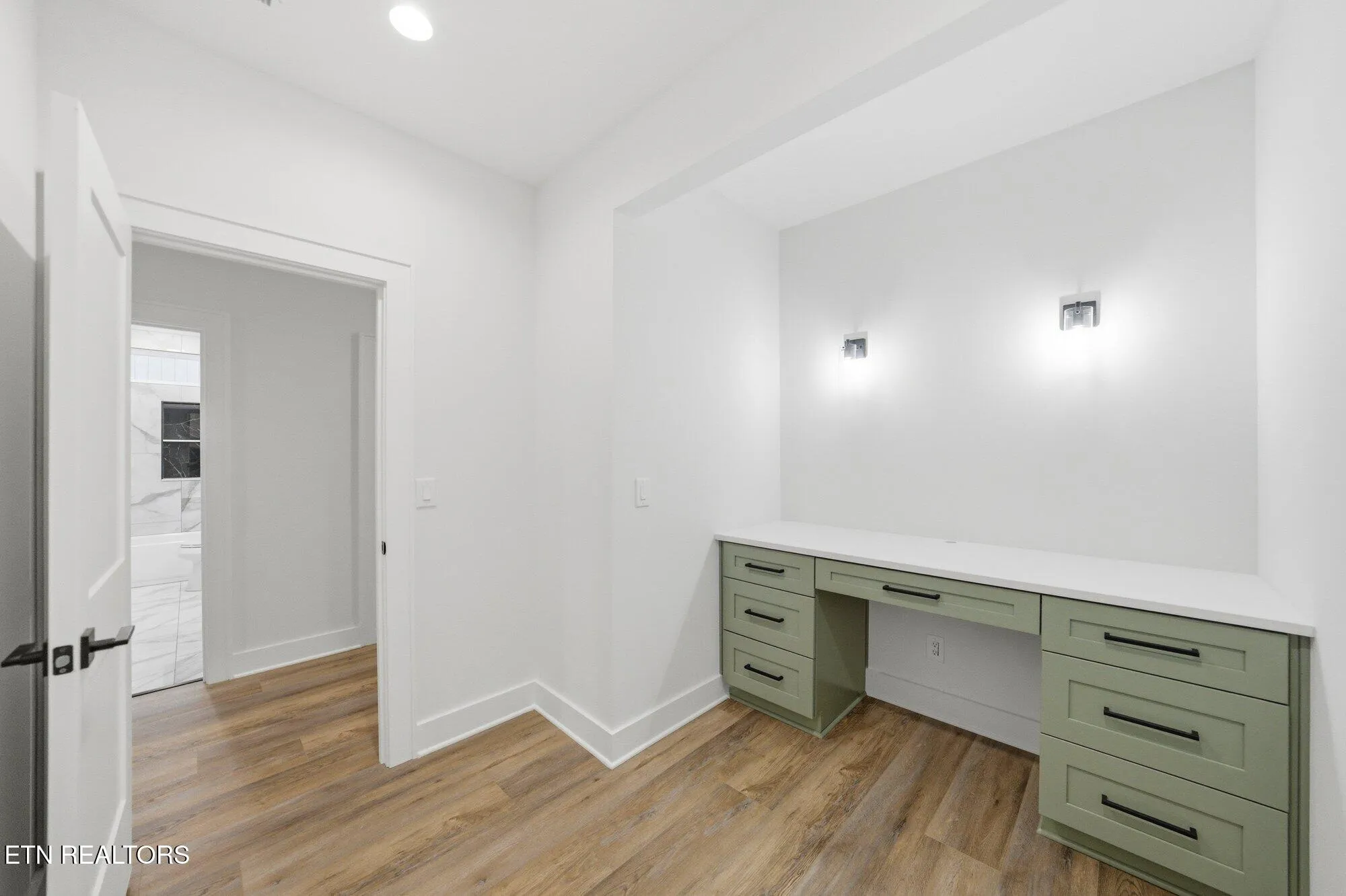 Property Slideshow image 26 of 37 | 237 ootsima way, Loudon, TN, 37774