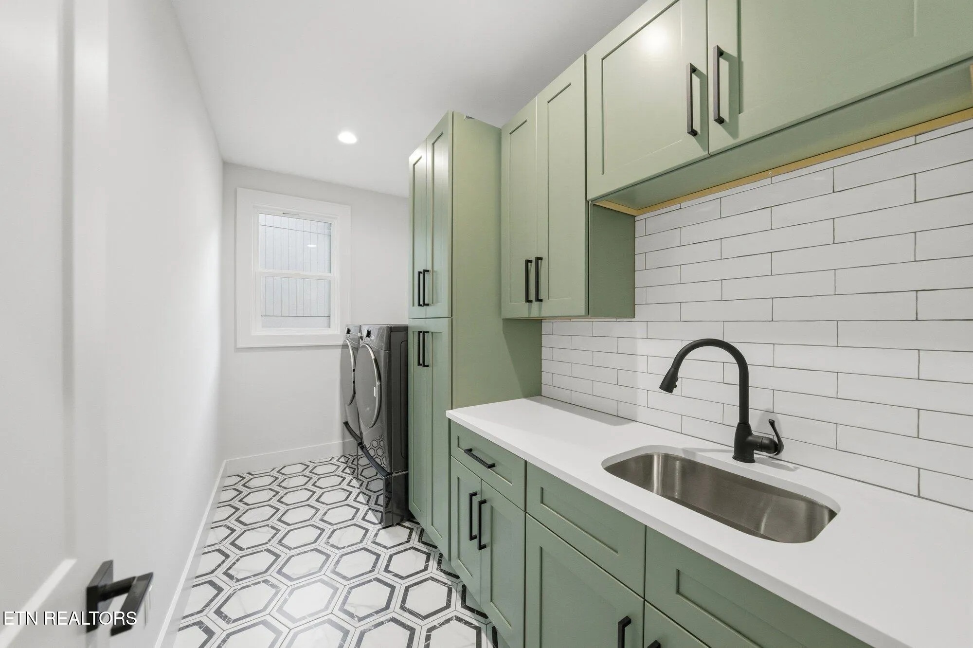 Property Slideshow image 27 of 37 | 237 ootsima way, Loudon, TN, 37774