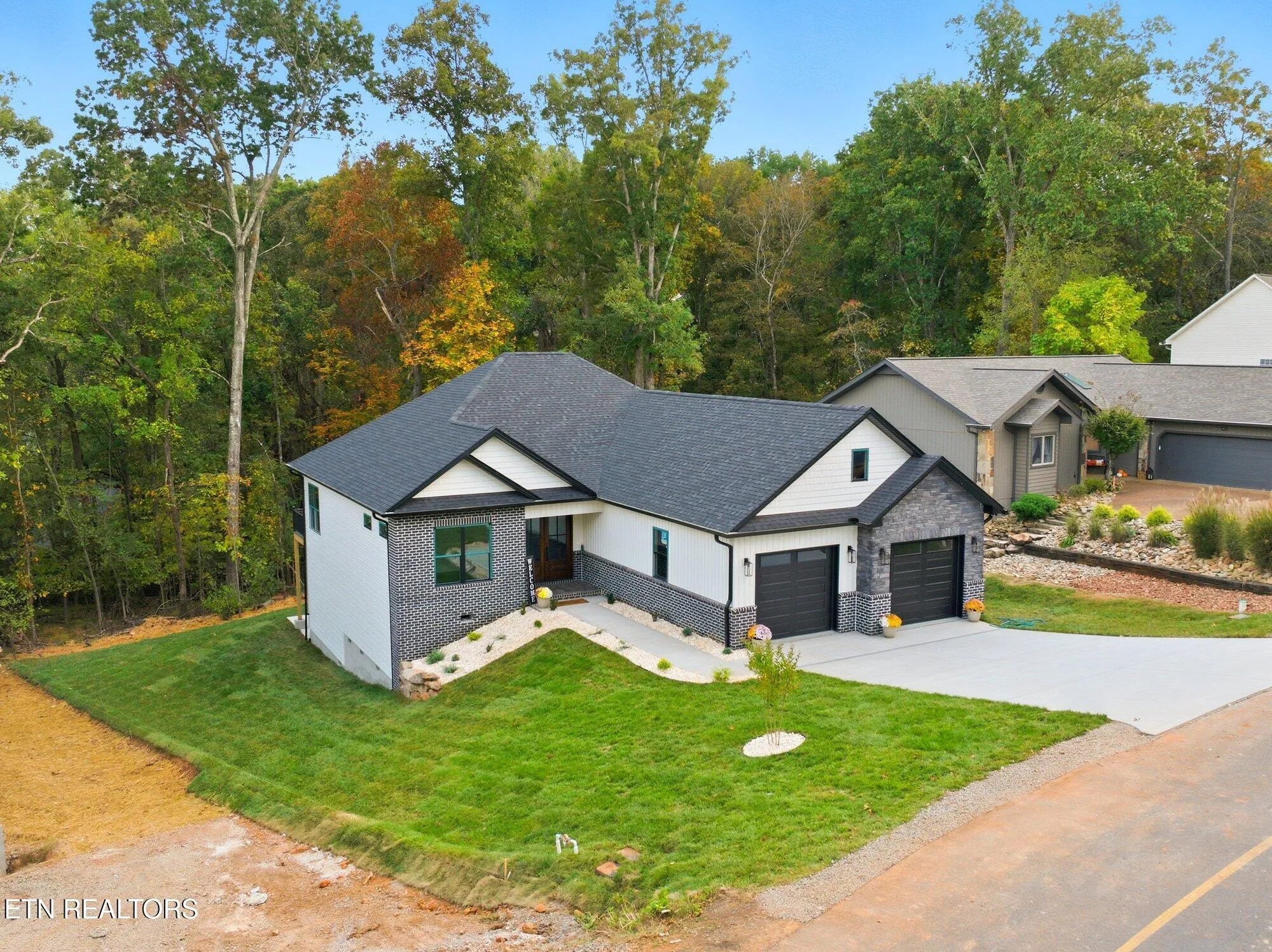 Property Slideshow image 33 of 37 | 237 ootsima way, Loudon, TN, 37774