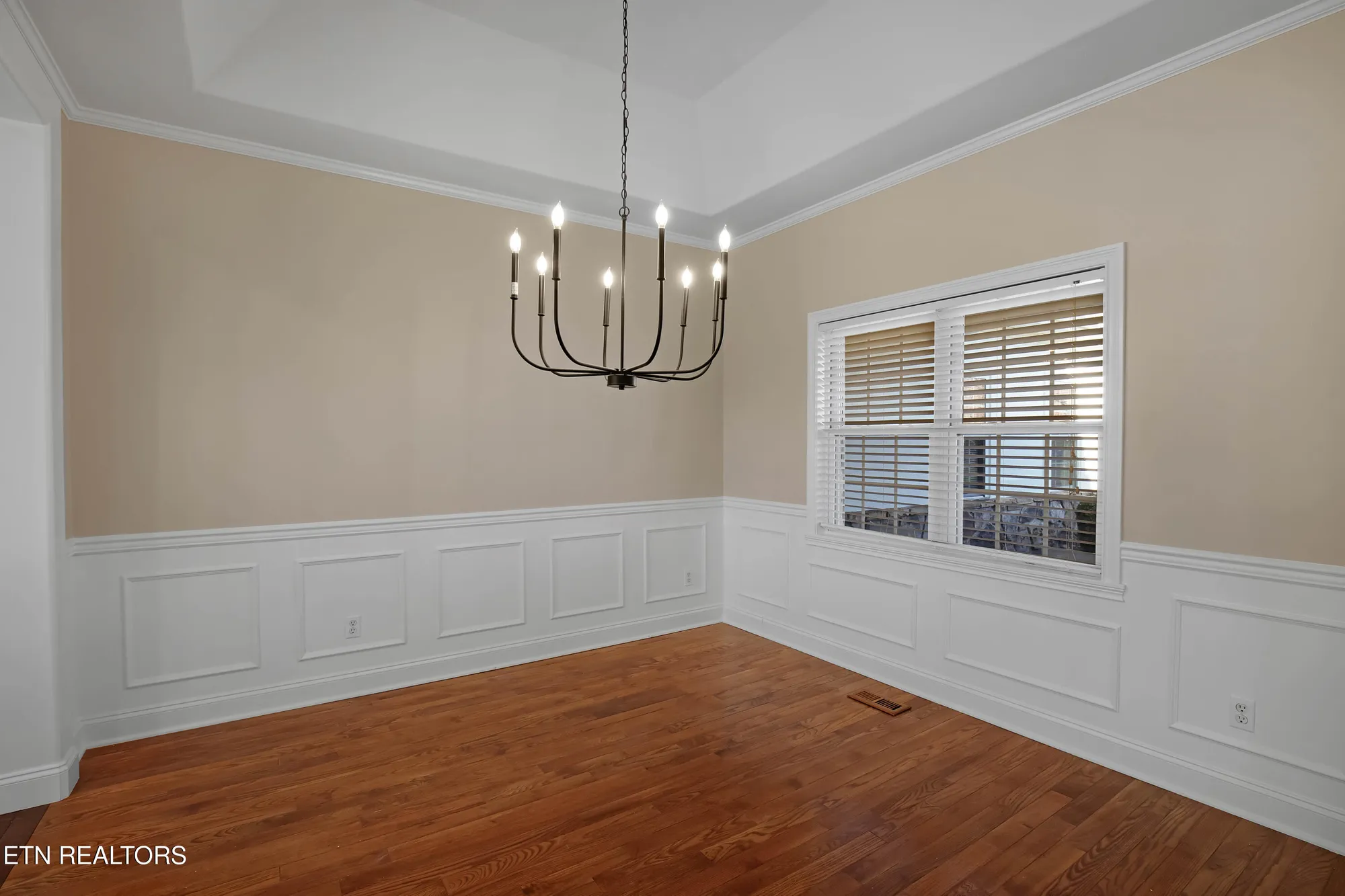 Property Slideshow image 5 of 38 | 1049 rarity bay pkwy, Vonore, TN, 37885