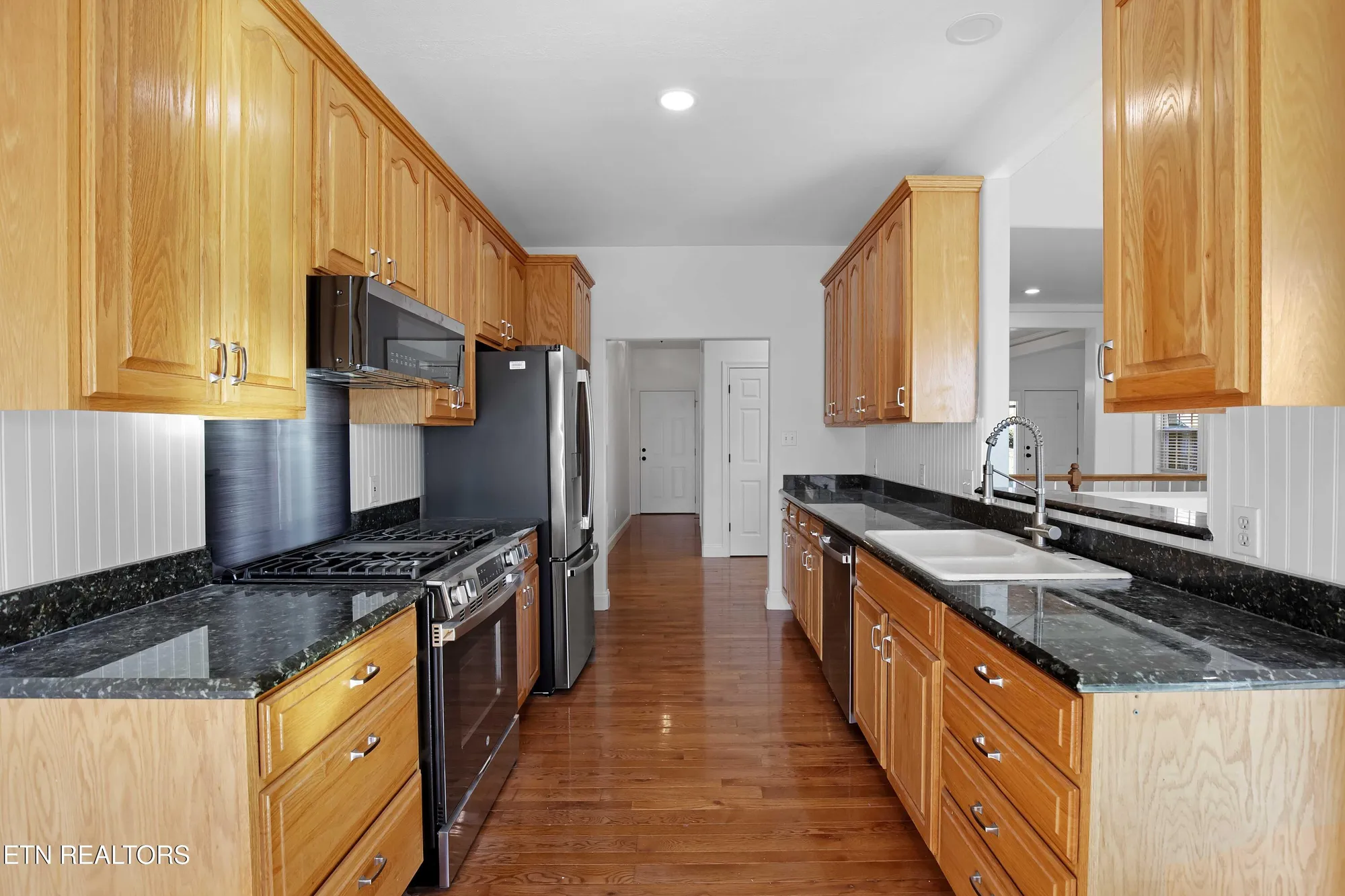 Property Slideshow image 12 of 38 | 1049 rarity bay pkwy, Vonore, TN, 37885