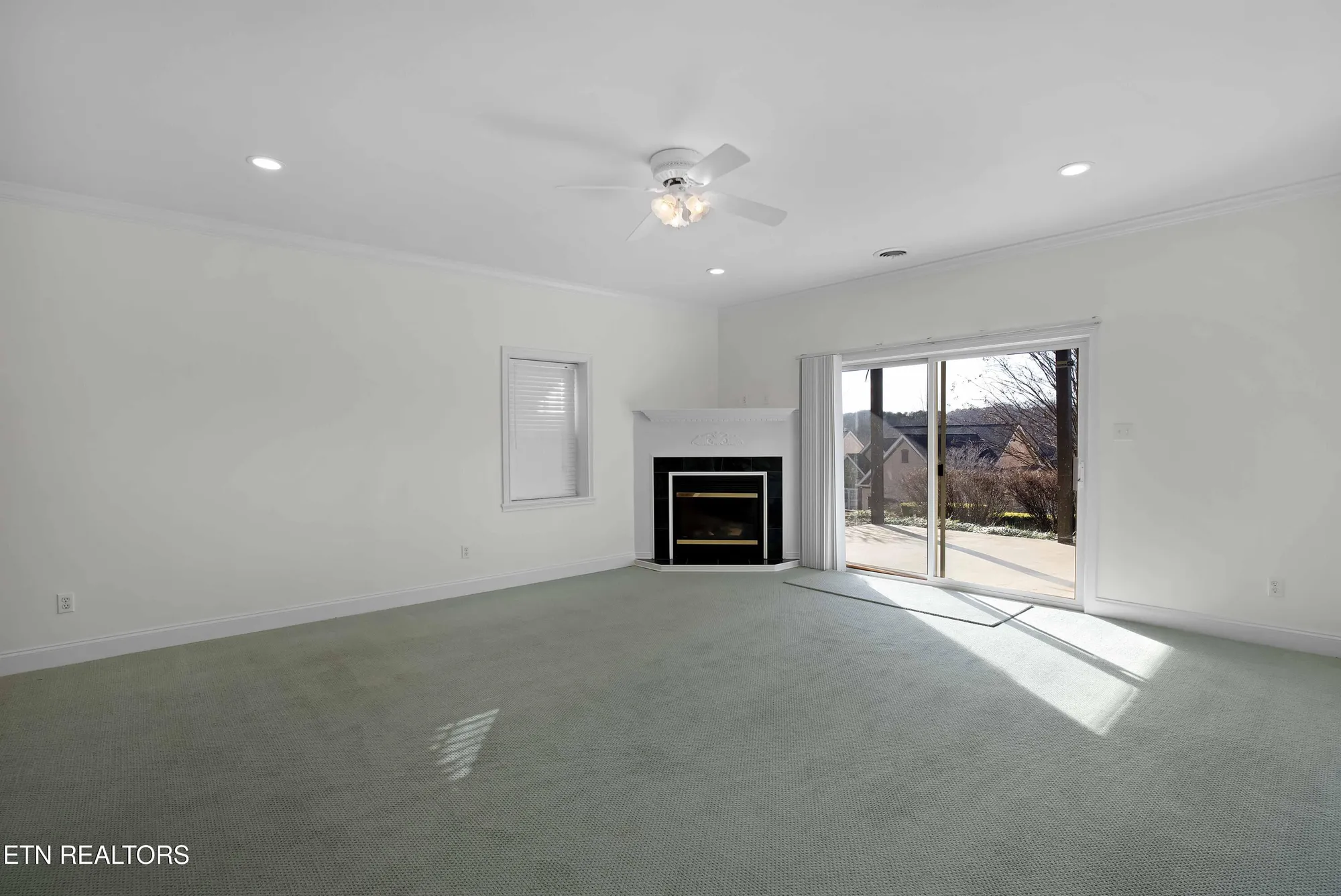 Property Slideshow image 22 of 38 | 1049 rarity bay pkwy, Vonore, TN, 37885