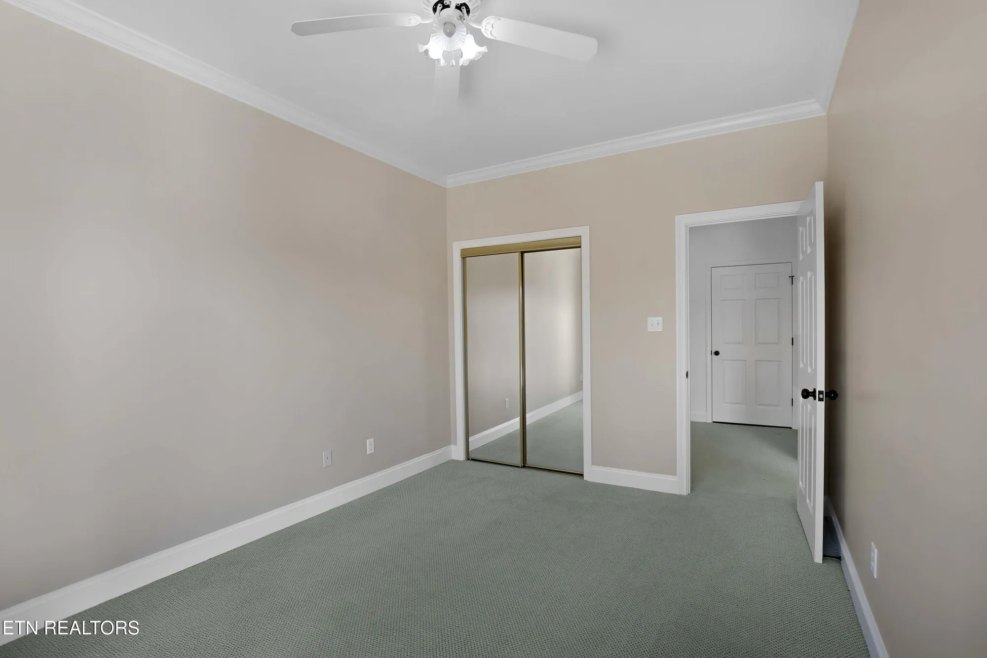 Property Slideshow image 26 of 38 | 1049 rarity bay pkwy, Vonore, TN, 37885