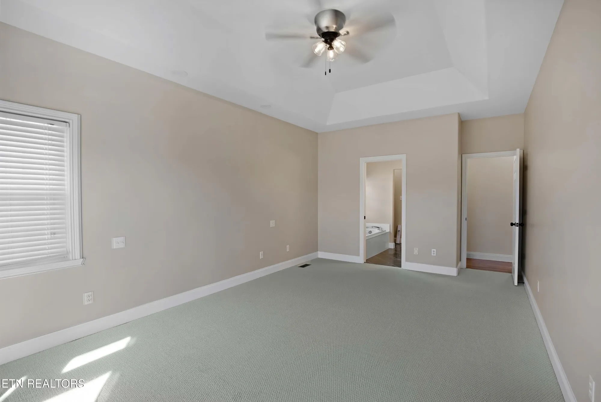 Property Slideshow image 19 of 38 | 1049 rarity bay pkwy, Vonore, TN, 37885