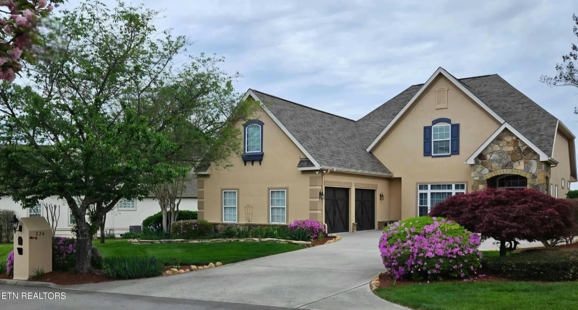 Property Slideshow image 1 of 33 | 224 kingbird dr, Vonore, TN, 37885