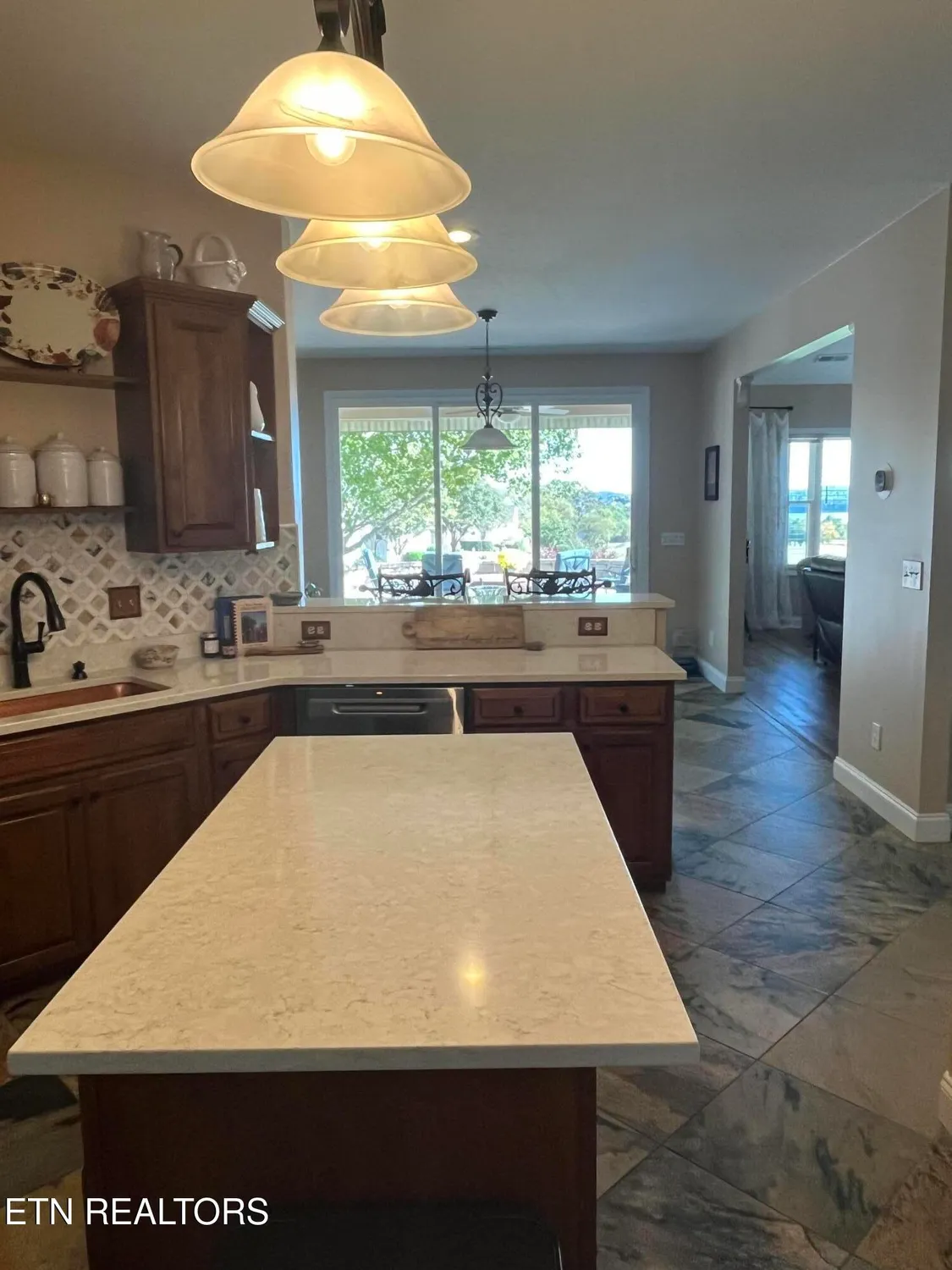 Property Slideshow image 5 of 33 | 224 kingbird dr, Vonore, TN, 37885