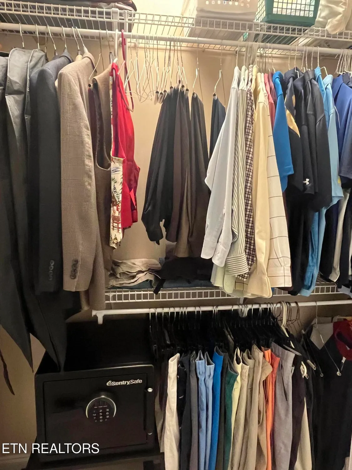 Property Slideshow image 17 of 33 | 224 kingbird dr, Vonore, TN, 37885