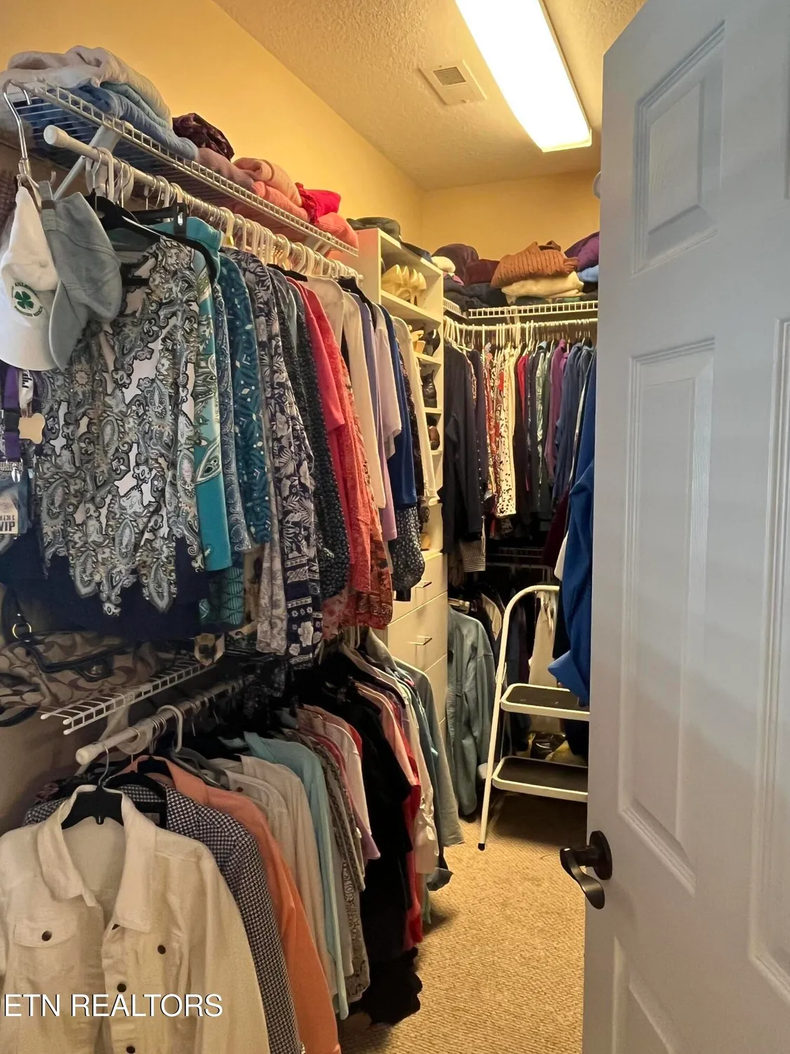 Property Slideshow image 16 of 33 | 224 kingbird dr, Vonore, TN, 37885