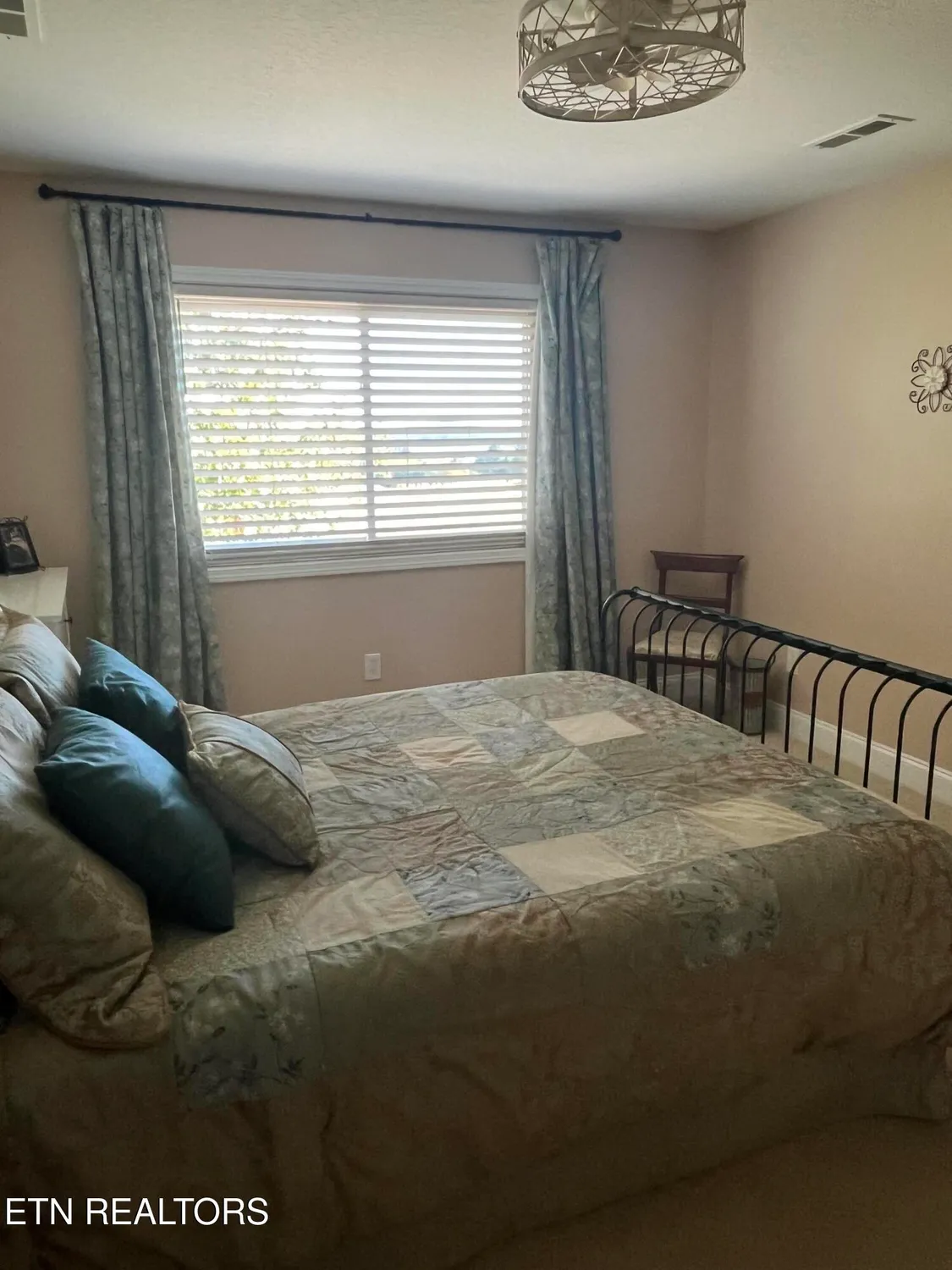 Property Slideshow image 23 of 33 | 224 kingbird dr, Vonore, TN, 37885