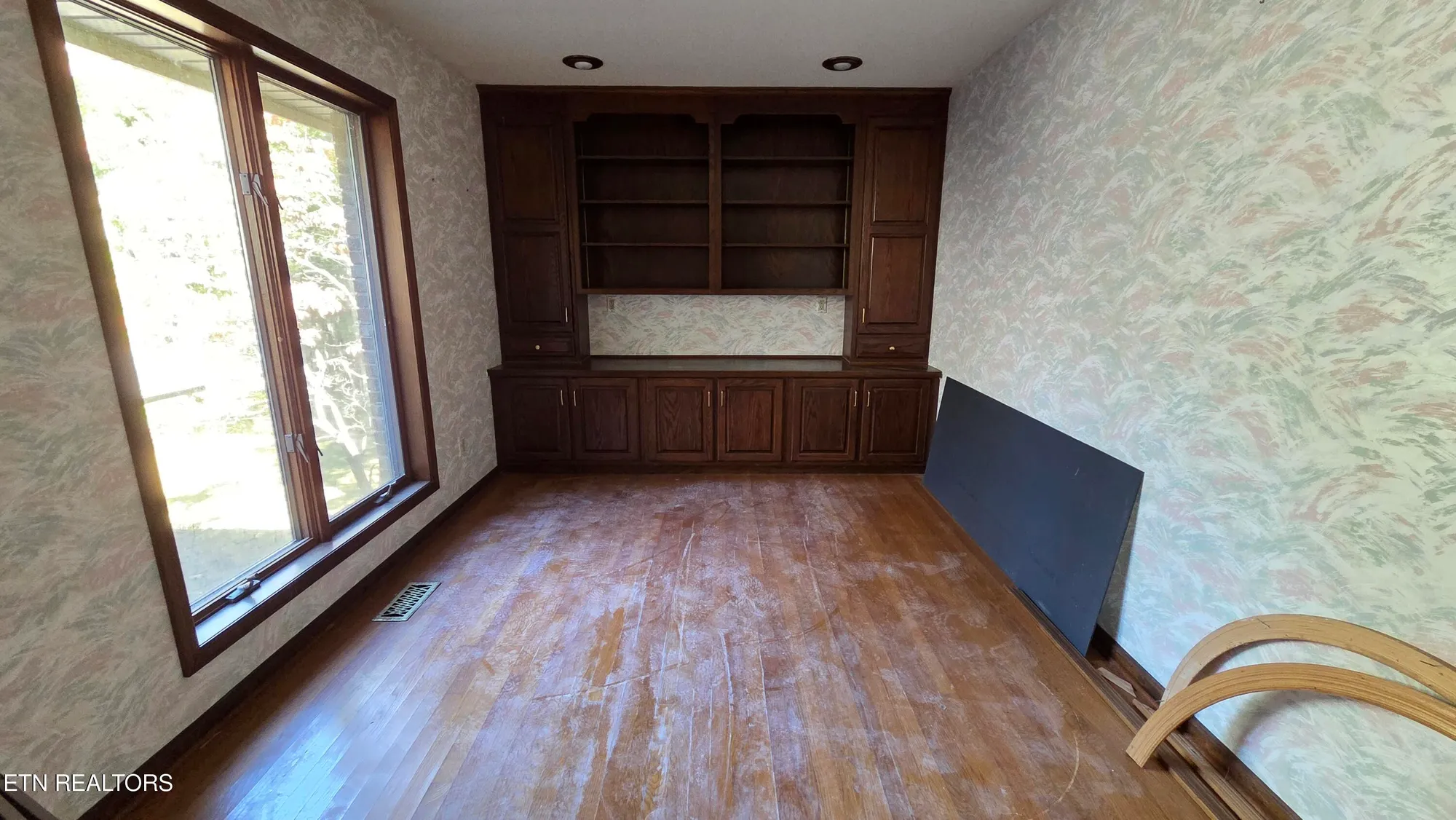 Property Slideshow image 4 of 43 | 12 buckner ter, Crossville, TN, 38558