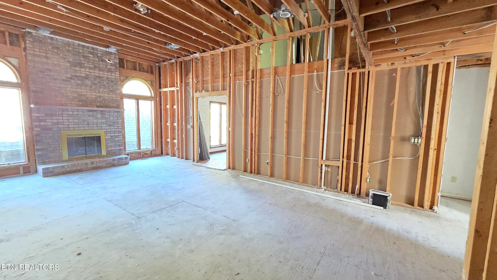 Property Slideshow image 1 of 43 | 12 buckner ter, Crossville, TN, 38558