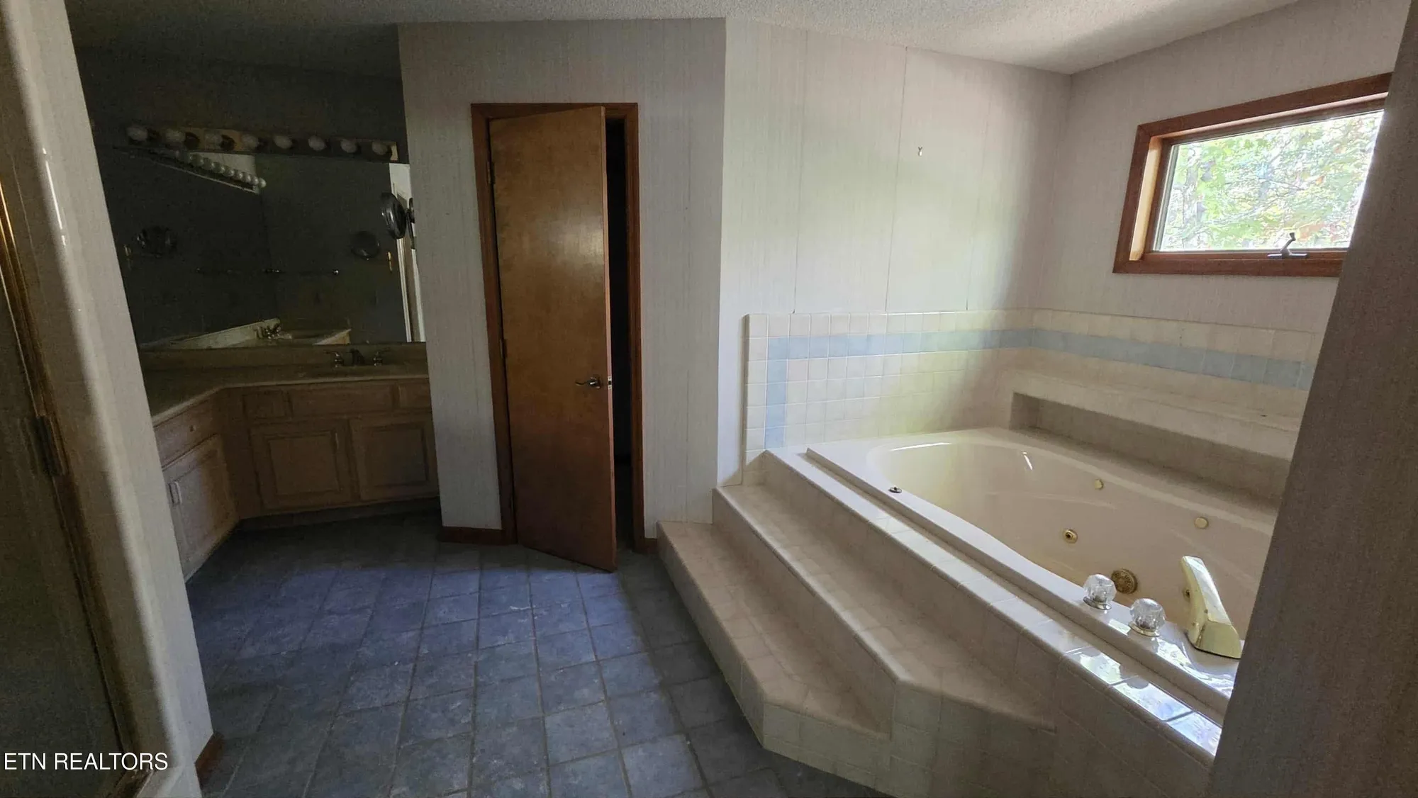 Property Slideshow image 7 of 43 | 12 buckner ter, Crossville, TN, 38558