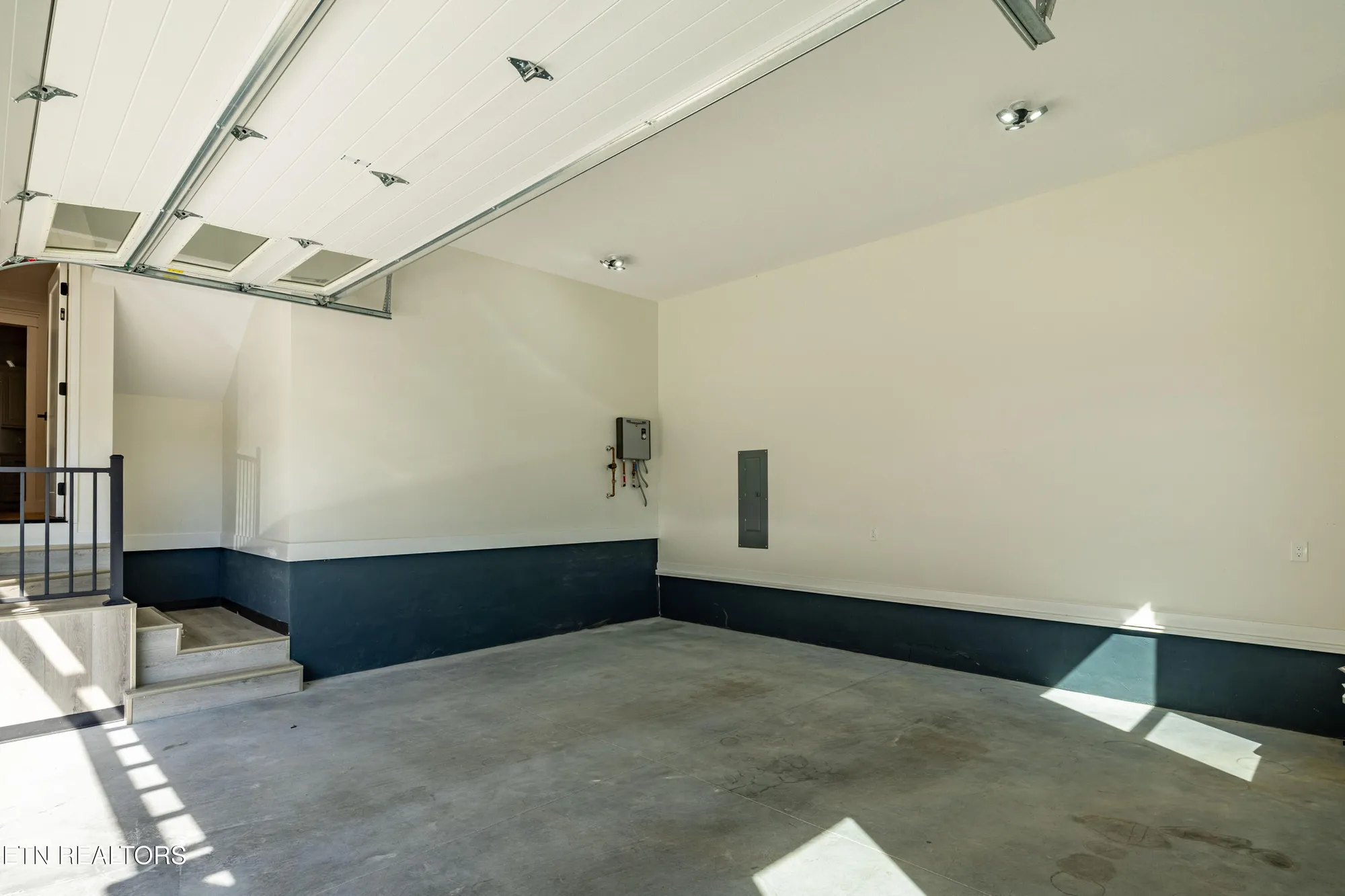 Property Slideshow image 38 of 42 | 316 ootsima ln, Loudon, TN, 37774