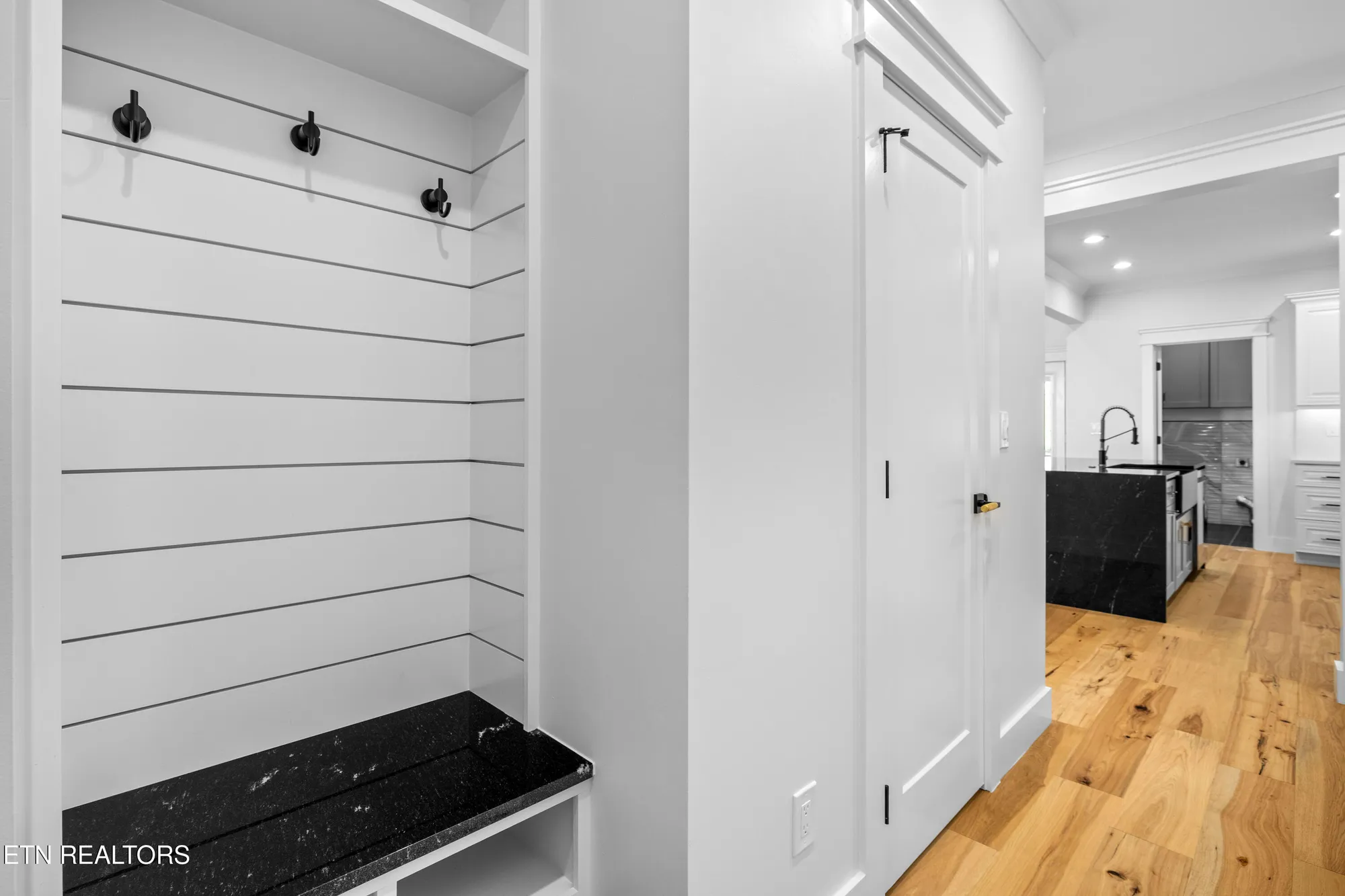 Property Slideshow image 8 of 42 | 316 ootsima ln, Loudon, TN, 37774