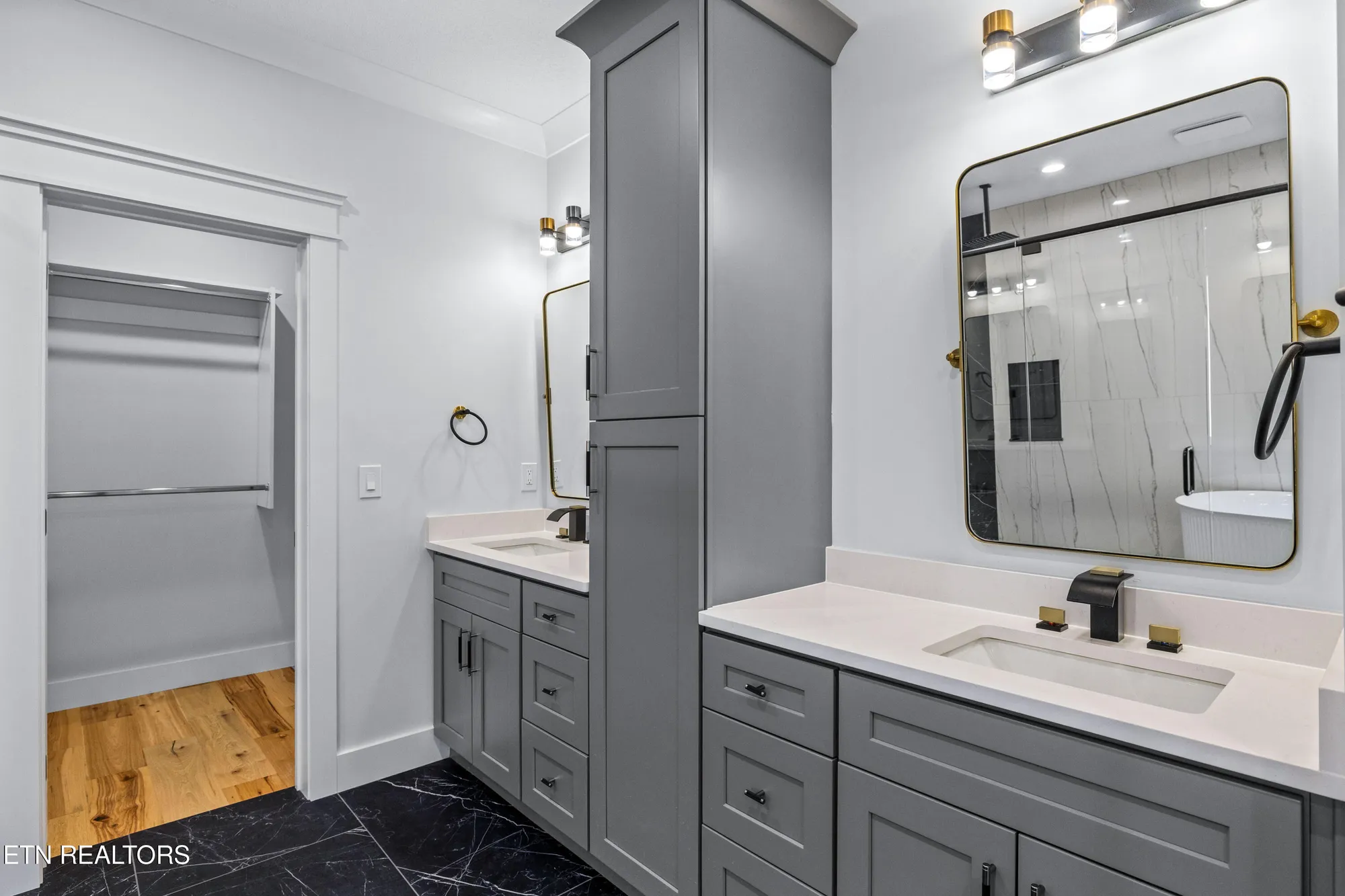 Property Slideshow image 22 of 42 | 316 ootsima ln, Loudon, TN, 37774