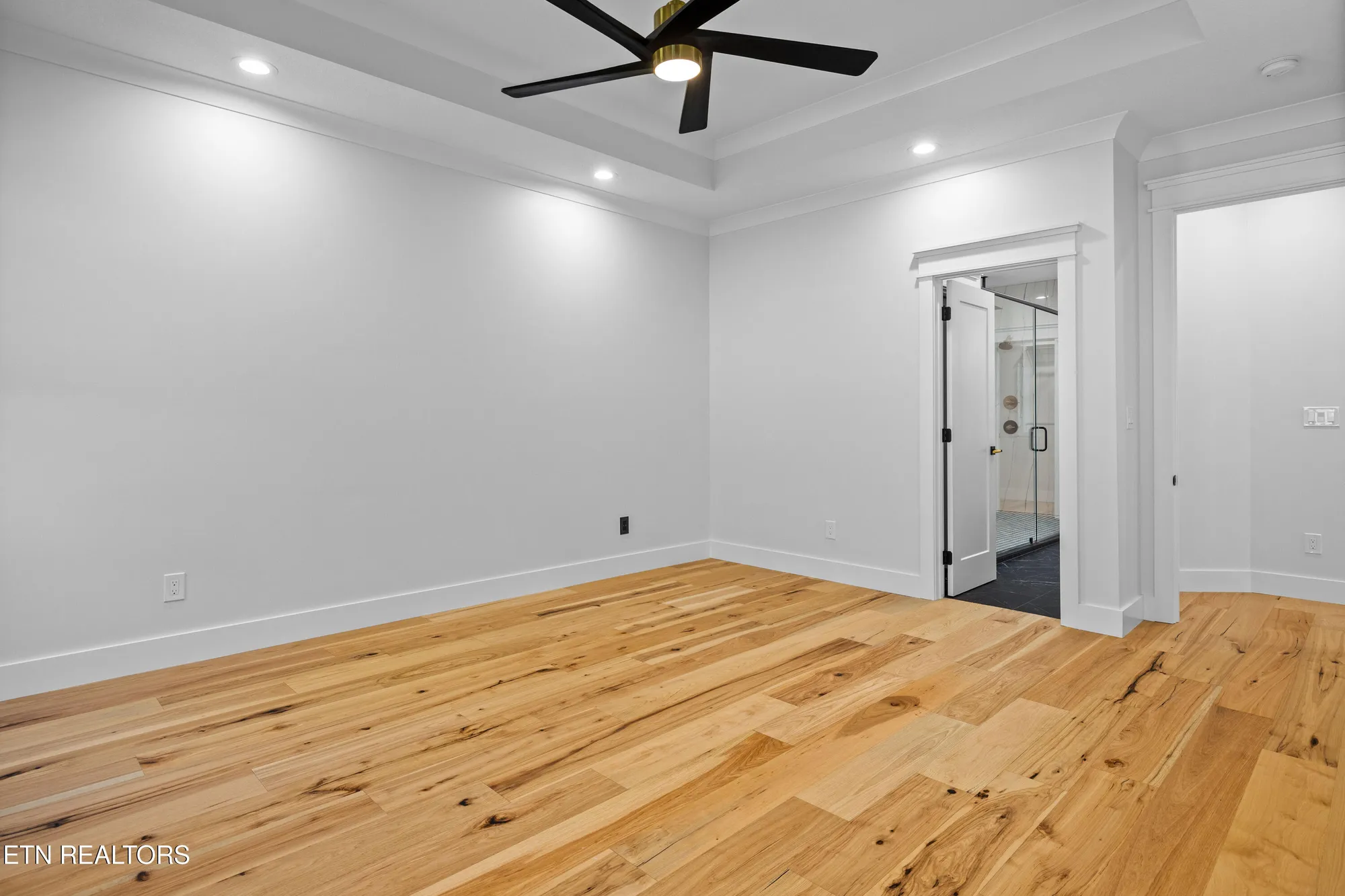 Property Slideshow image 21 of 42 | 316 ootsima ln, Loudon, TN, 37774