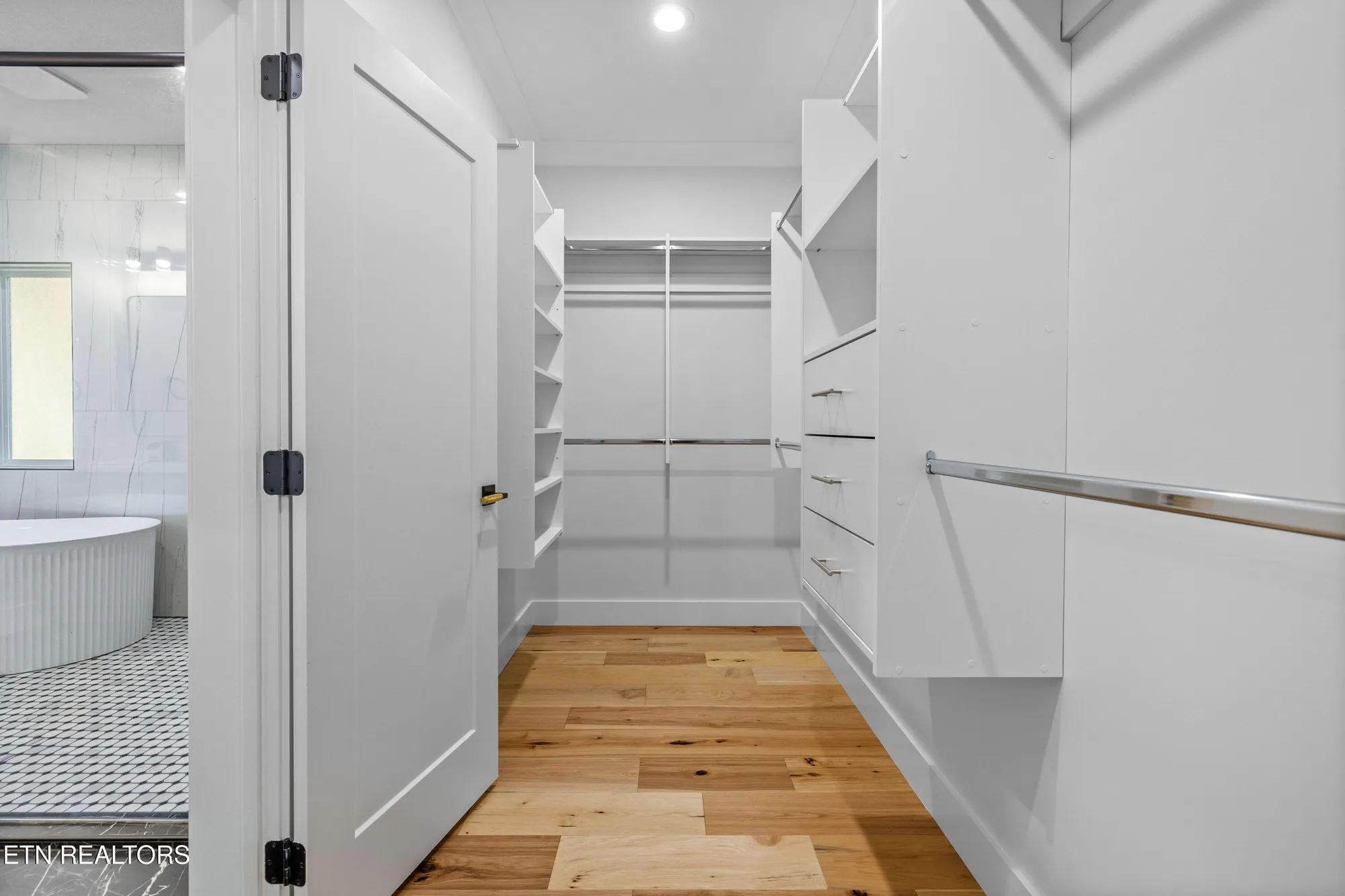 Property Slideshow image 26 of 42 | 316 ootsima ln, Loudon, TN, 37774