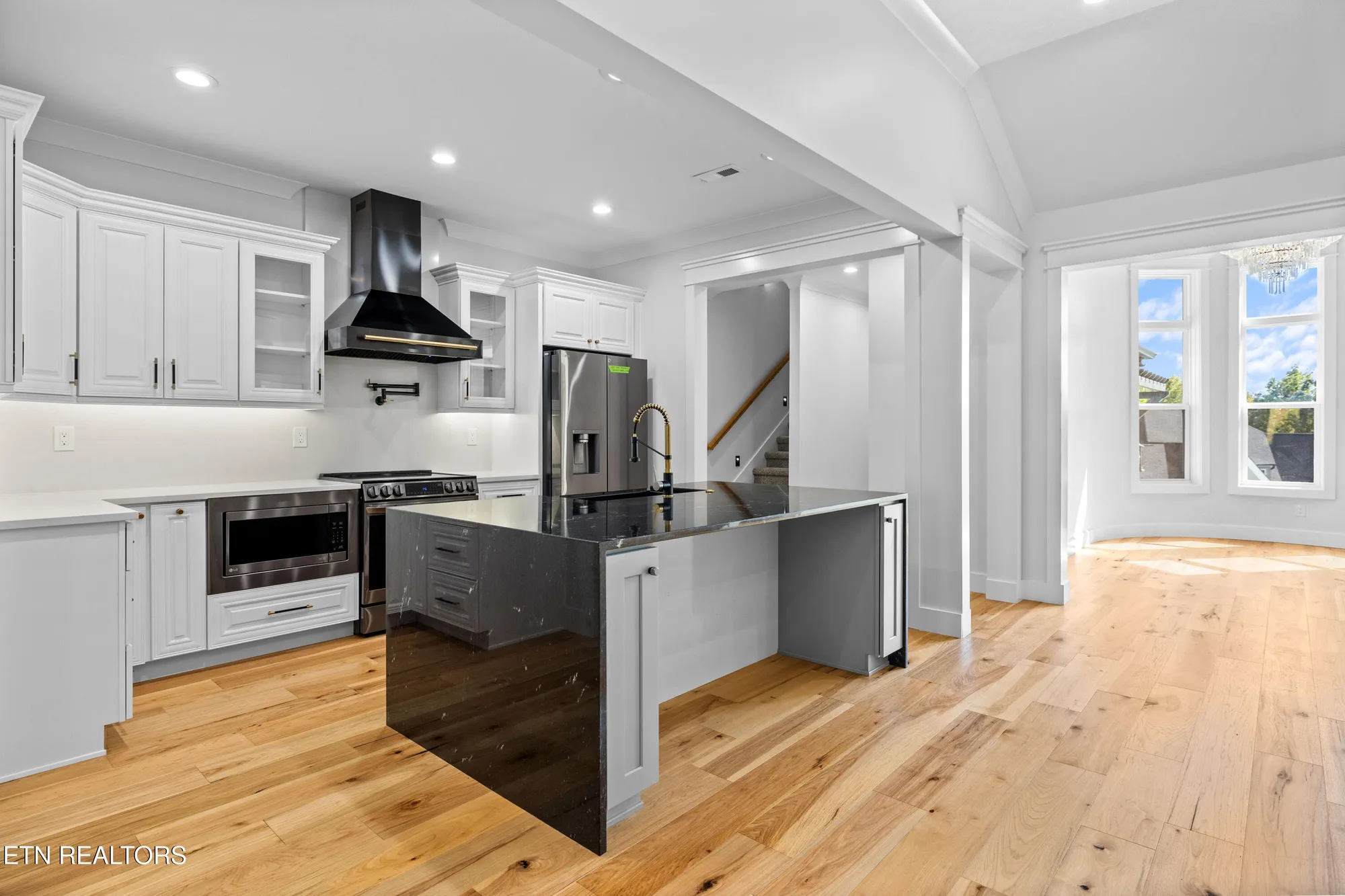 Property Slideshow image 11 of 42 | 316 ootsima ln, Loudon, TN, 37774