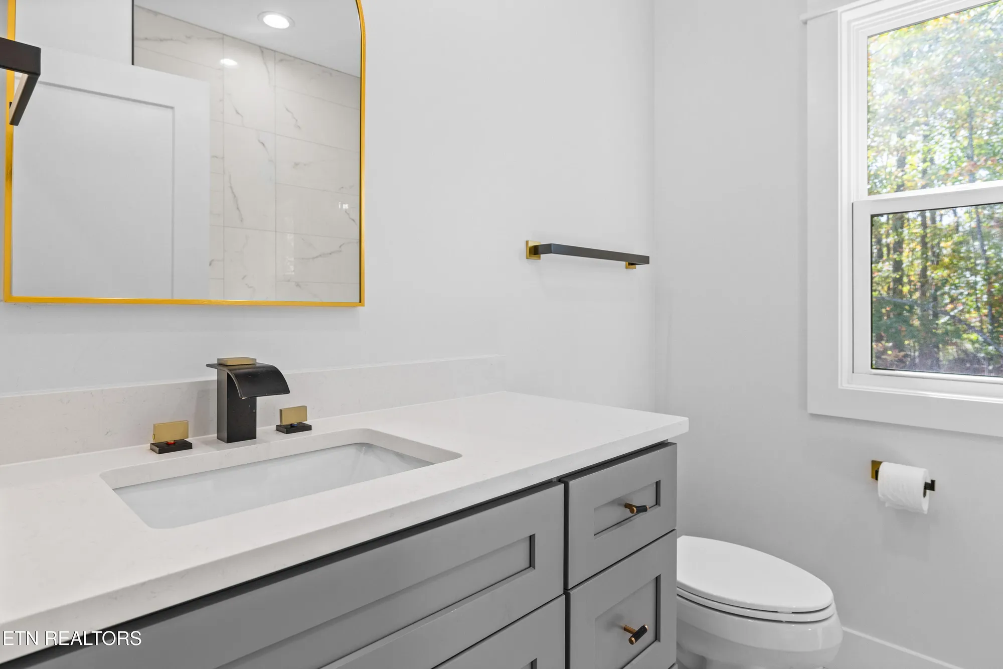 Property Slideshow image 32 of 42 | 316 ootsima ln, Loudon, TN, 37774