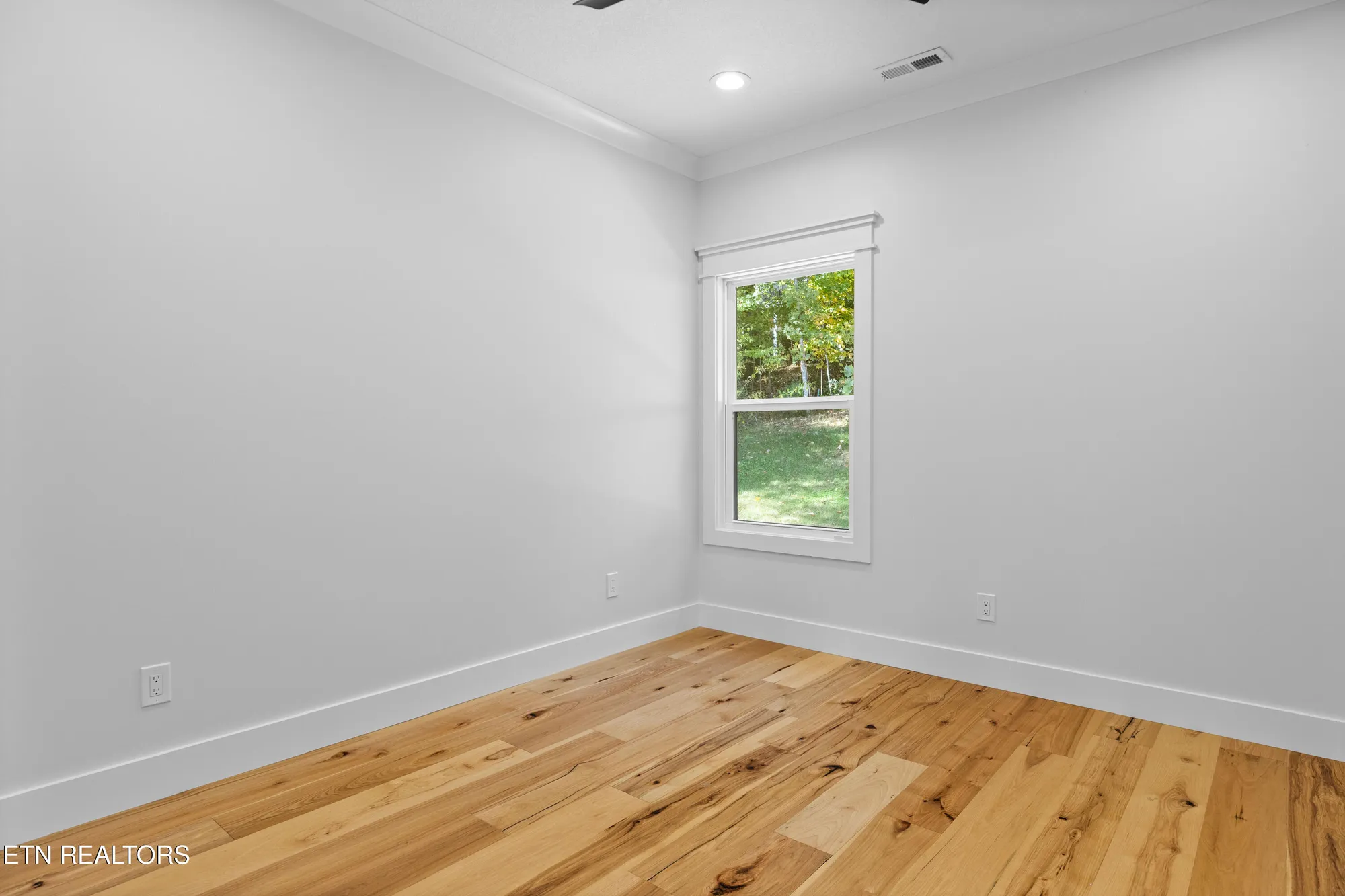 Property Slideshow image 35 of 42 | 316 ootsima ln, Loudon, TN, 37774