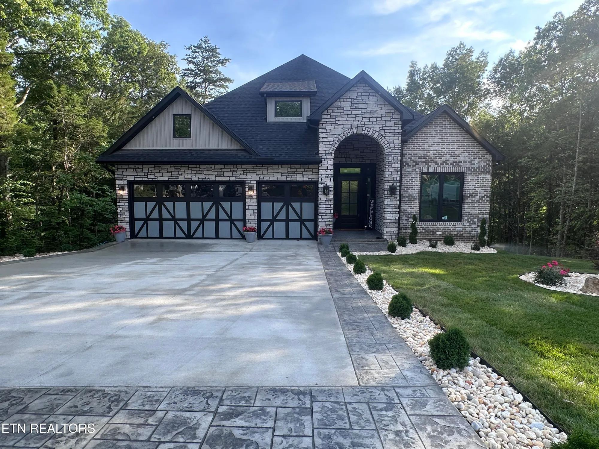 Property Slideshow image 1 of 45 | 104 noya ln, Loudon, TN, 37774