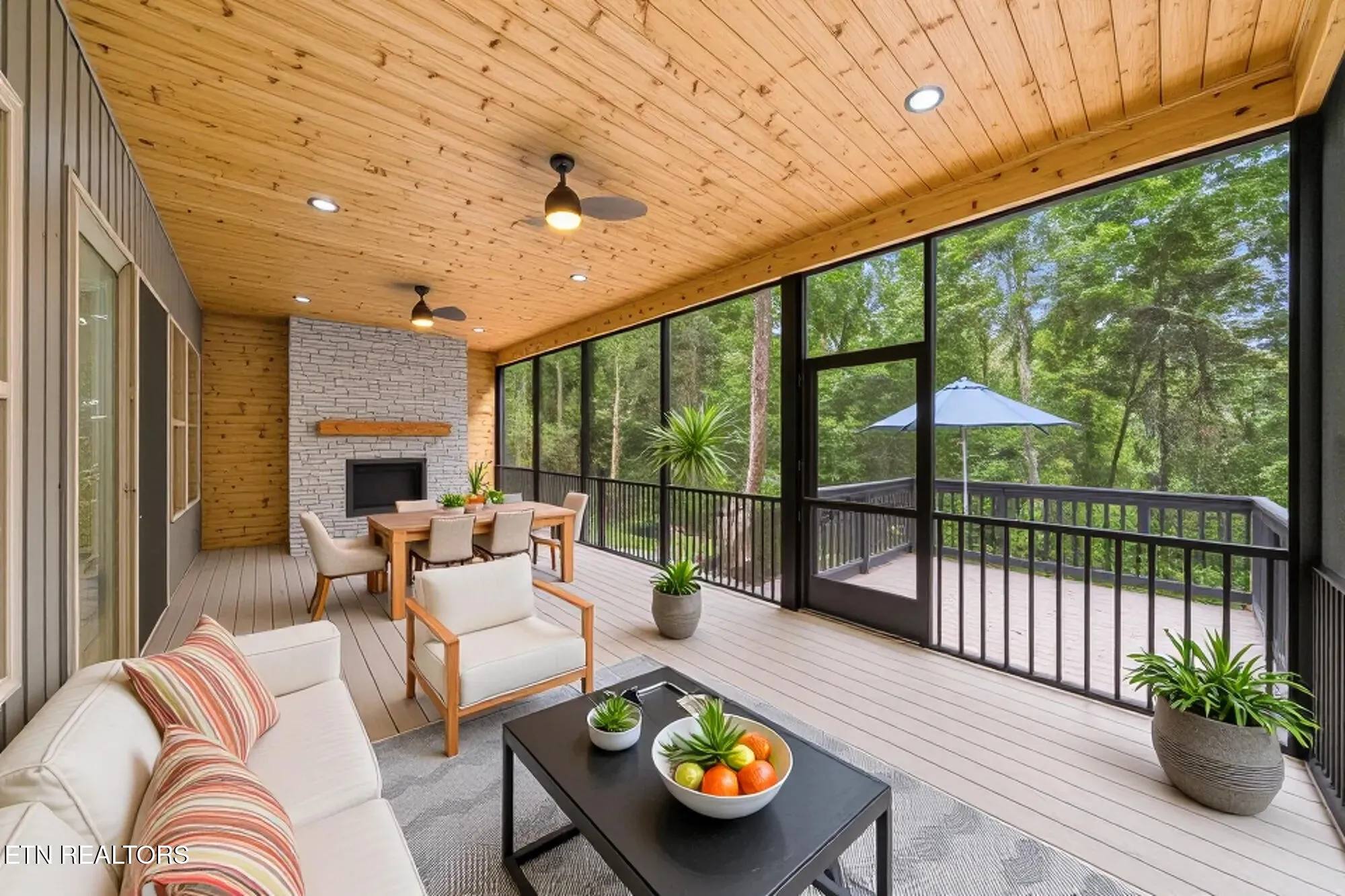 Property Slideshow image 10 of 45 | 104 noya ln, Loudon, TN, 37774