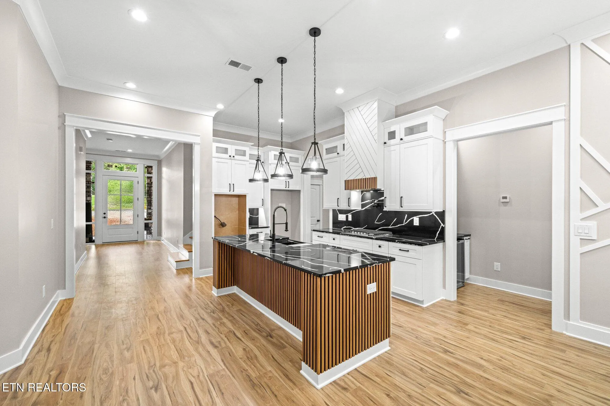 Property Slideshow image 20 of 45 | 104 noya ln, Loudon, TN, 37774