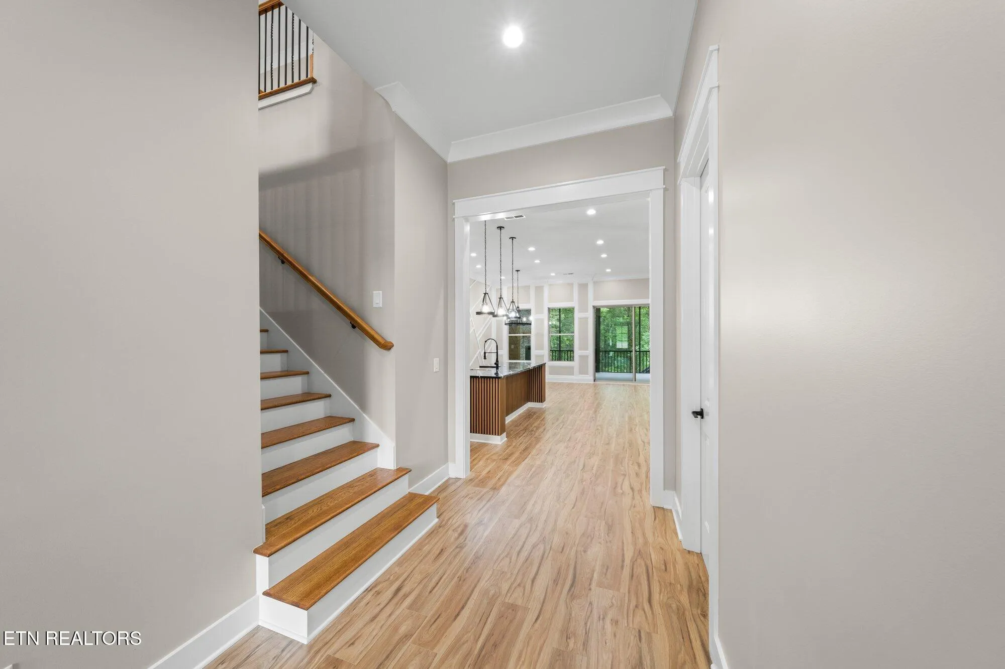 Property Slideshow image 13 of 45 | 104 noya ln, Loudon, TN, 37774