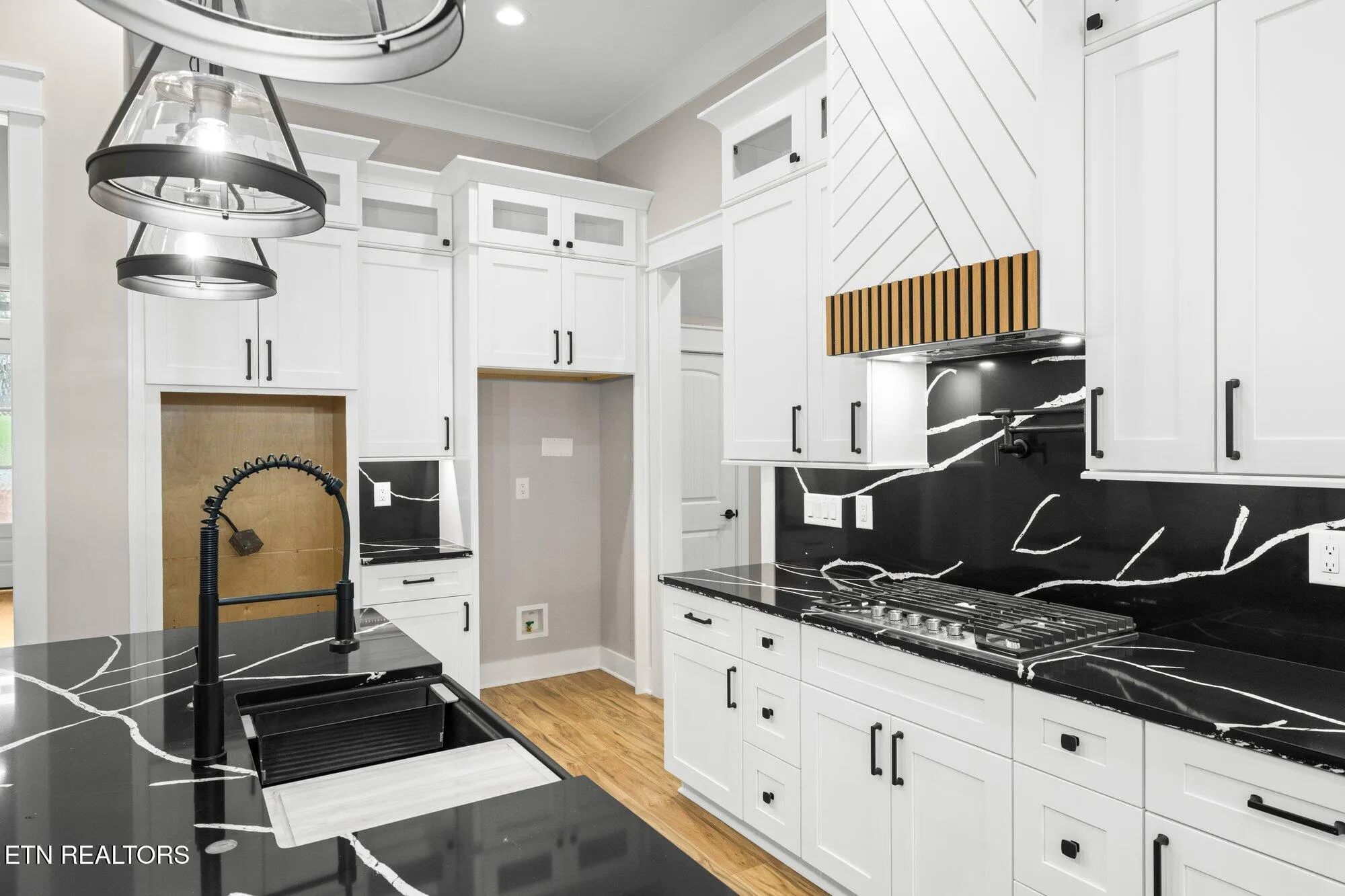 Property Slideshow image 22 of 45 | 104 noya ln, Loudon, TN, 37774